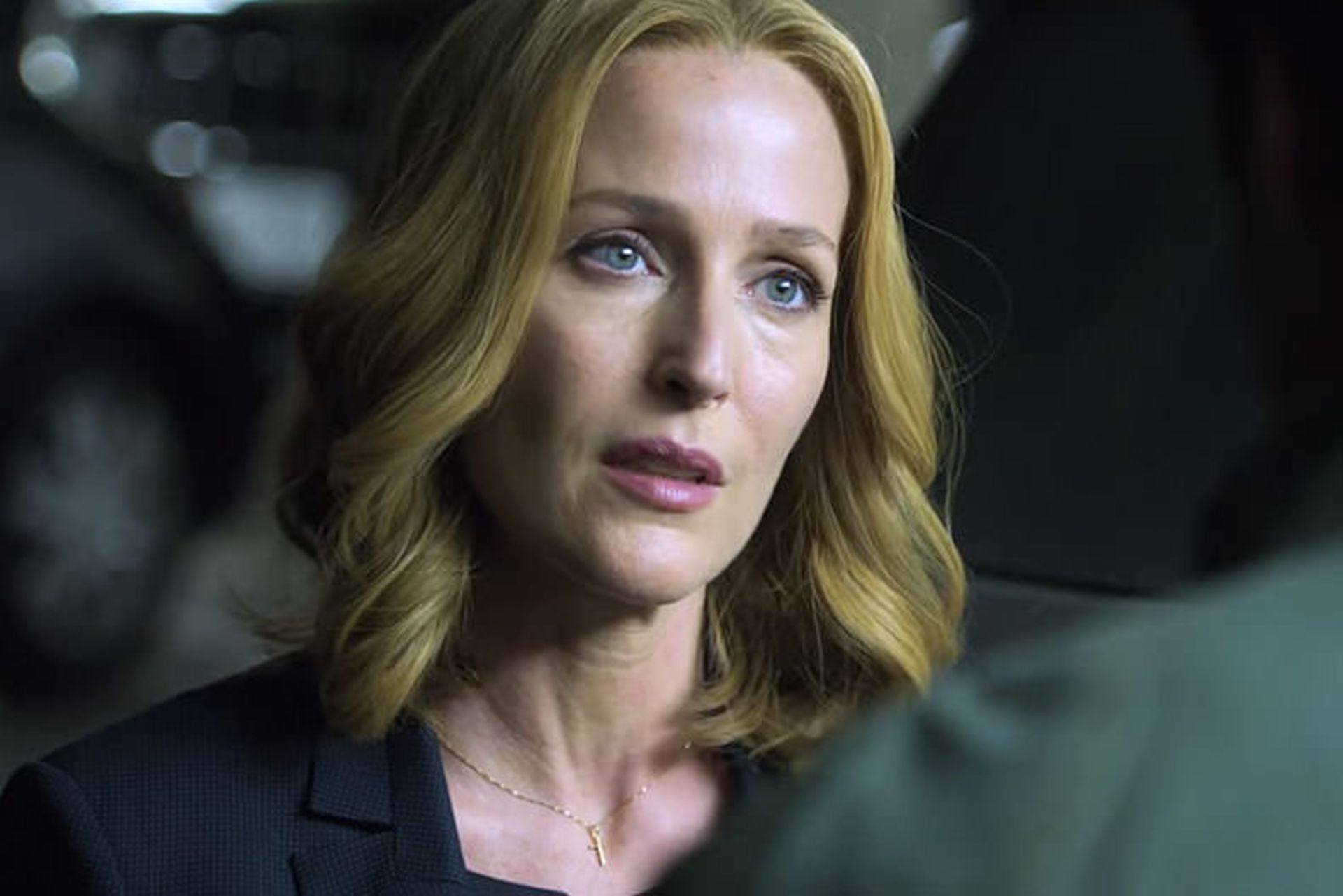 2016-05-gillian-anderson