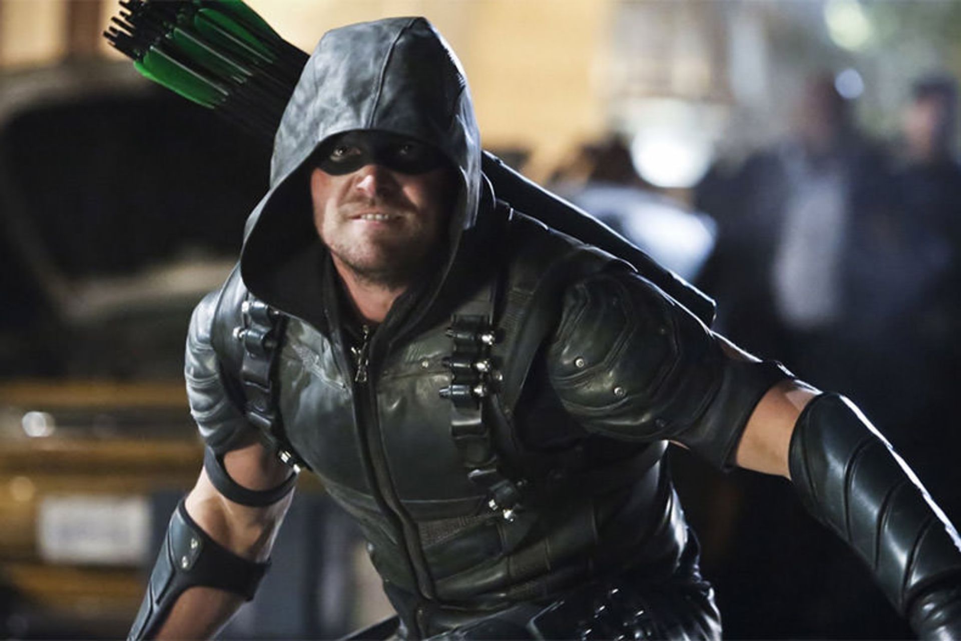 2016-05-stephen-amell-green-arrow