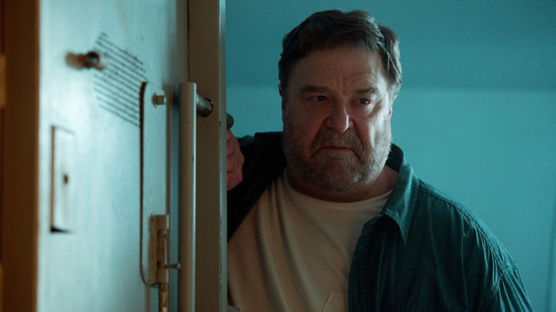 2016-06-10-cloverfield-lane-movie-trailef