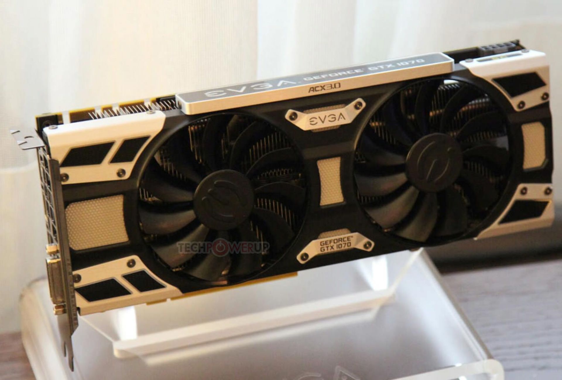 تصاویر کارت گرافیک EVGA GTX 1070 SuperClocked