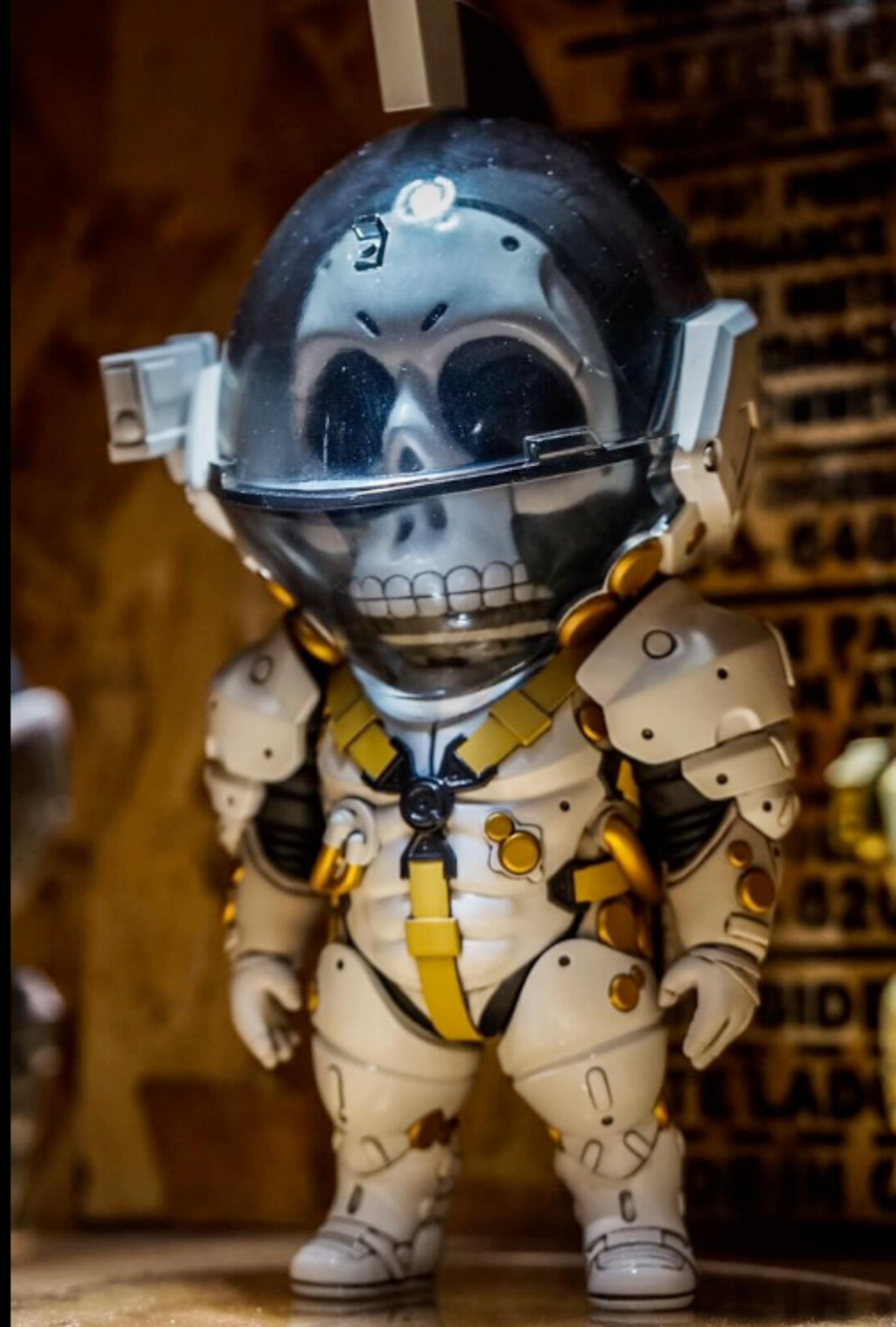2016-07-mascot-ludens-action-figure-11