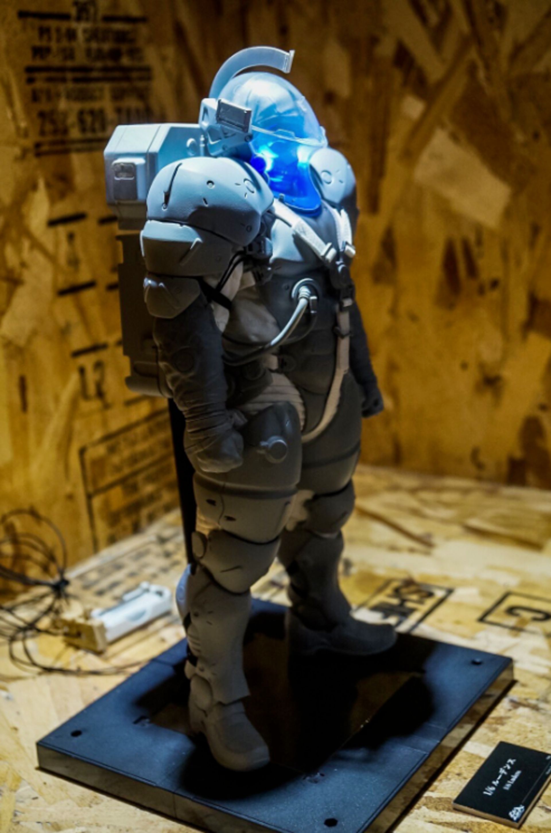 2016-07-mascot-ludens-action-figure-2