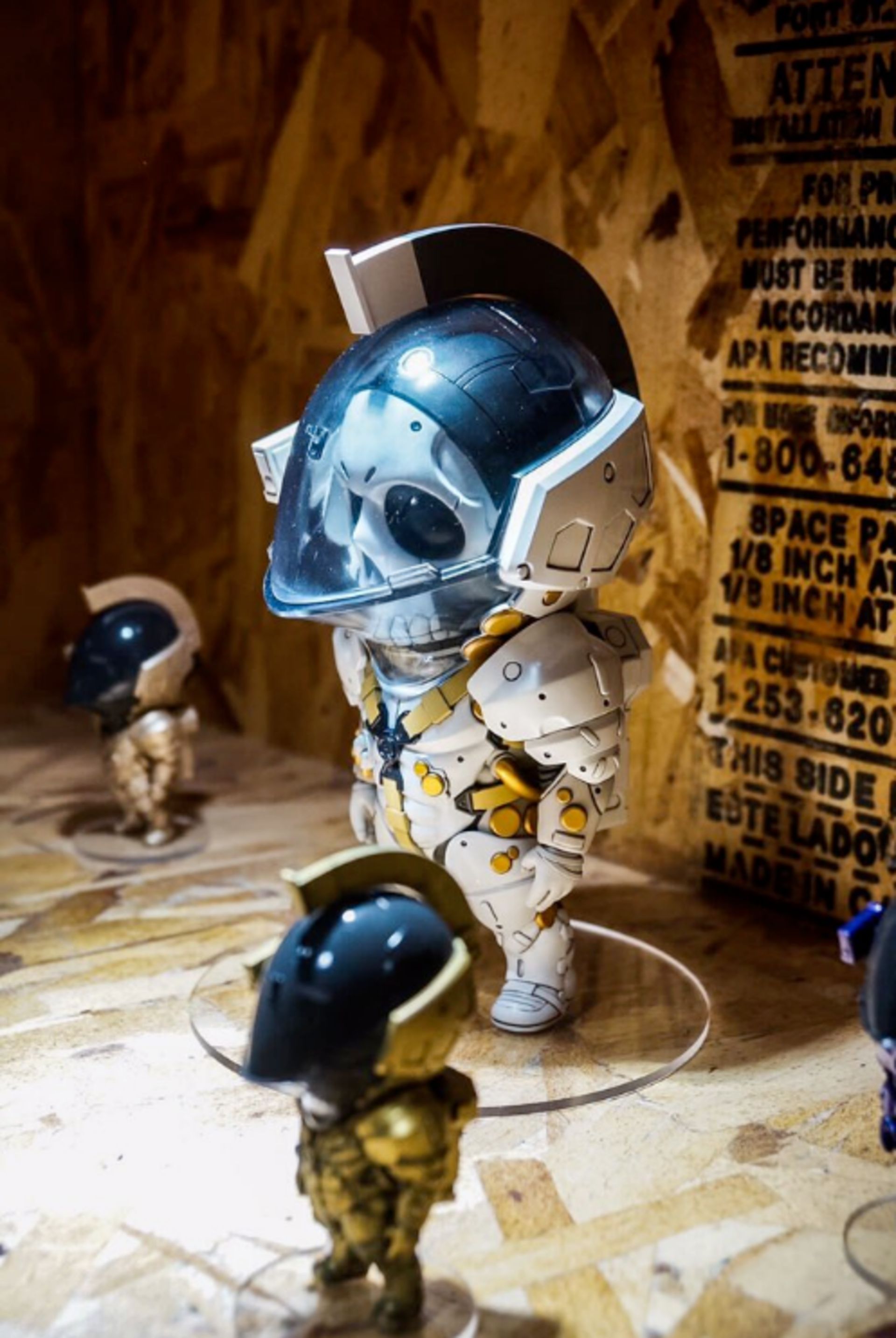 2016-07-mascot-ludens-action-figure-5