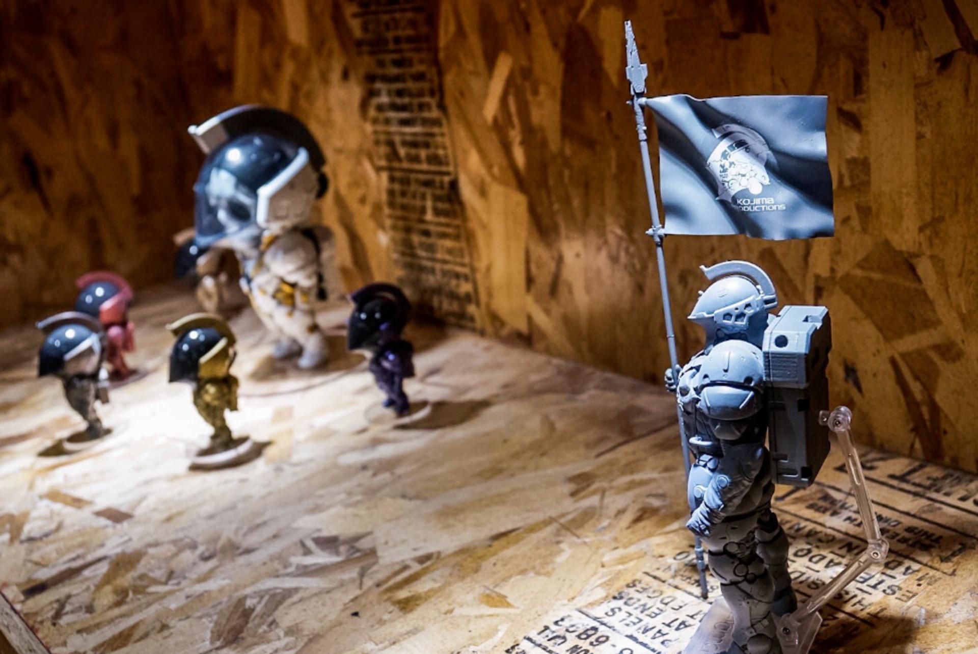 2016-07-mascot-ludens-action-figure-8