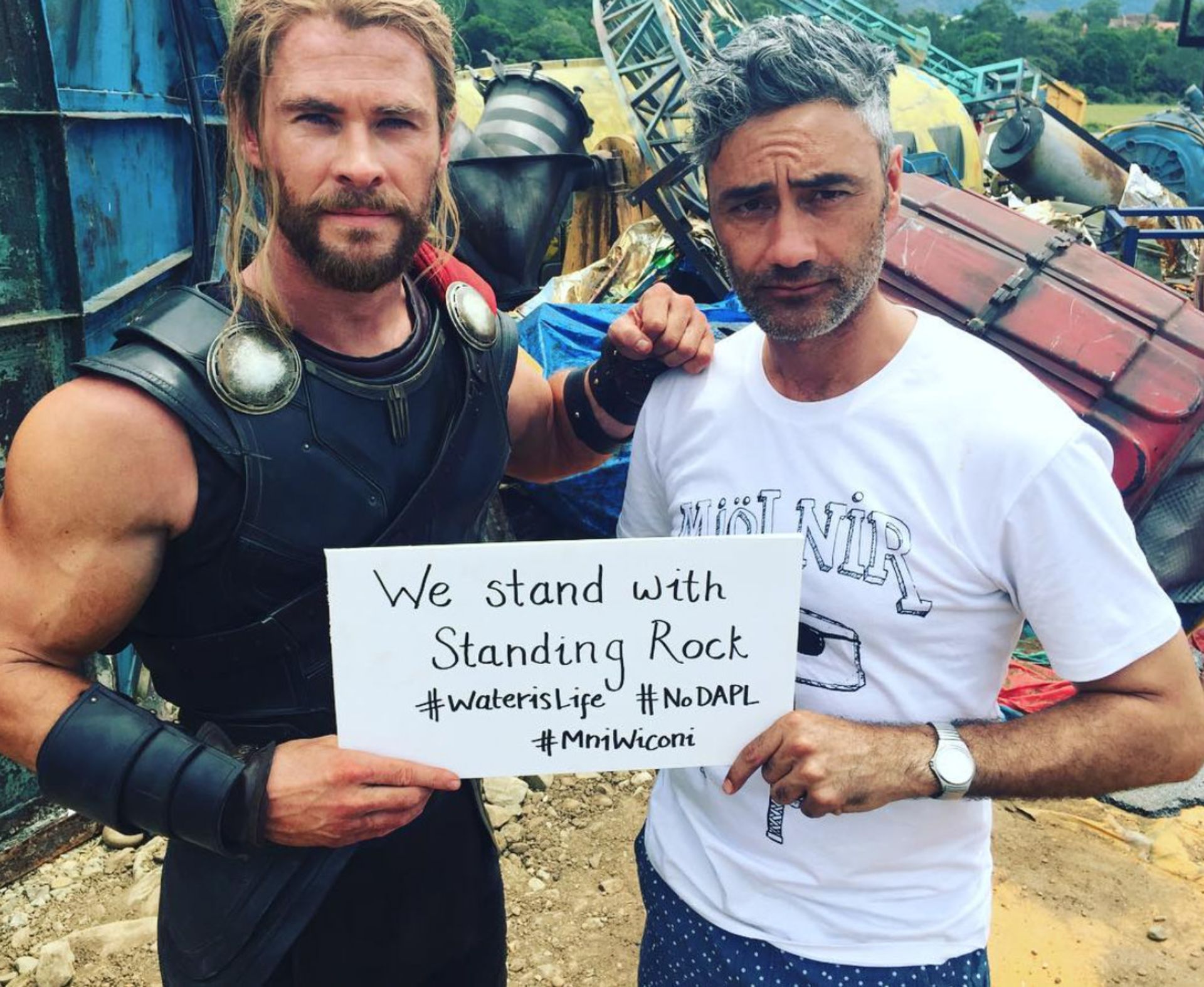 Thor's New Ragnarok Costume Revealed