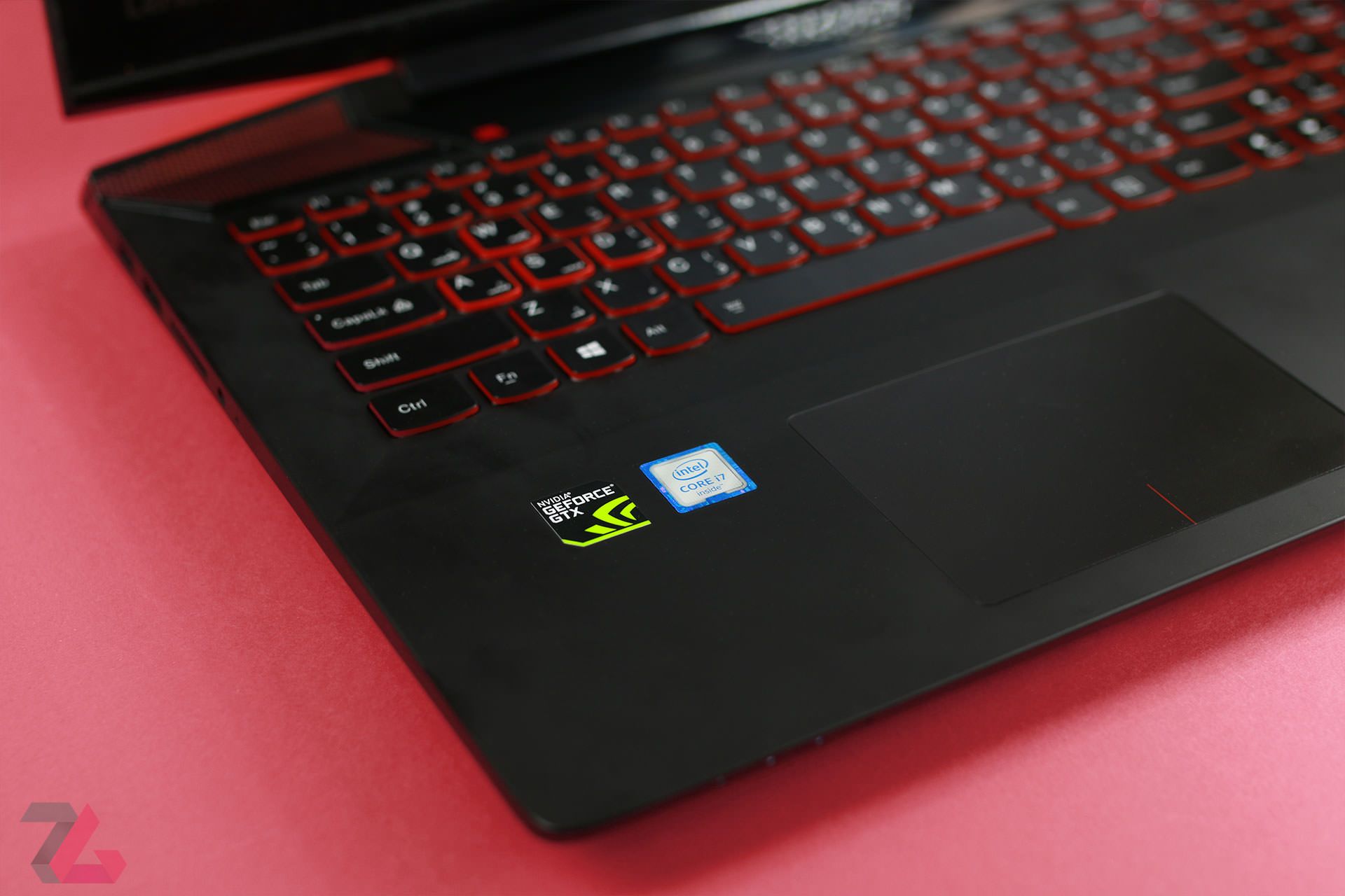 Lenovo Y700