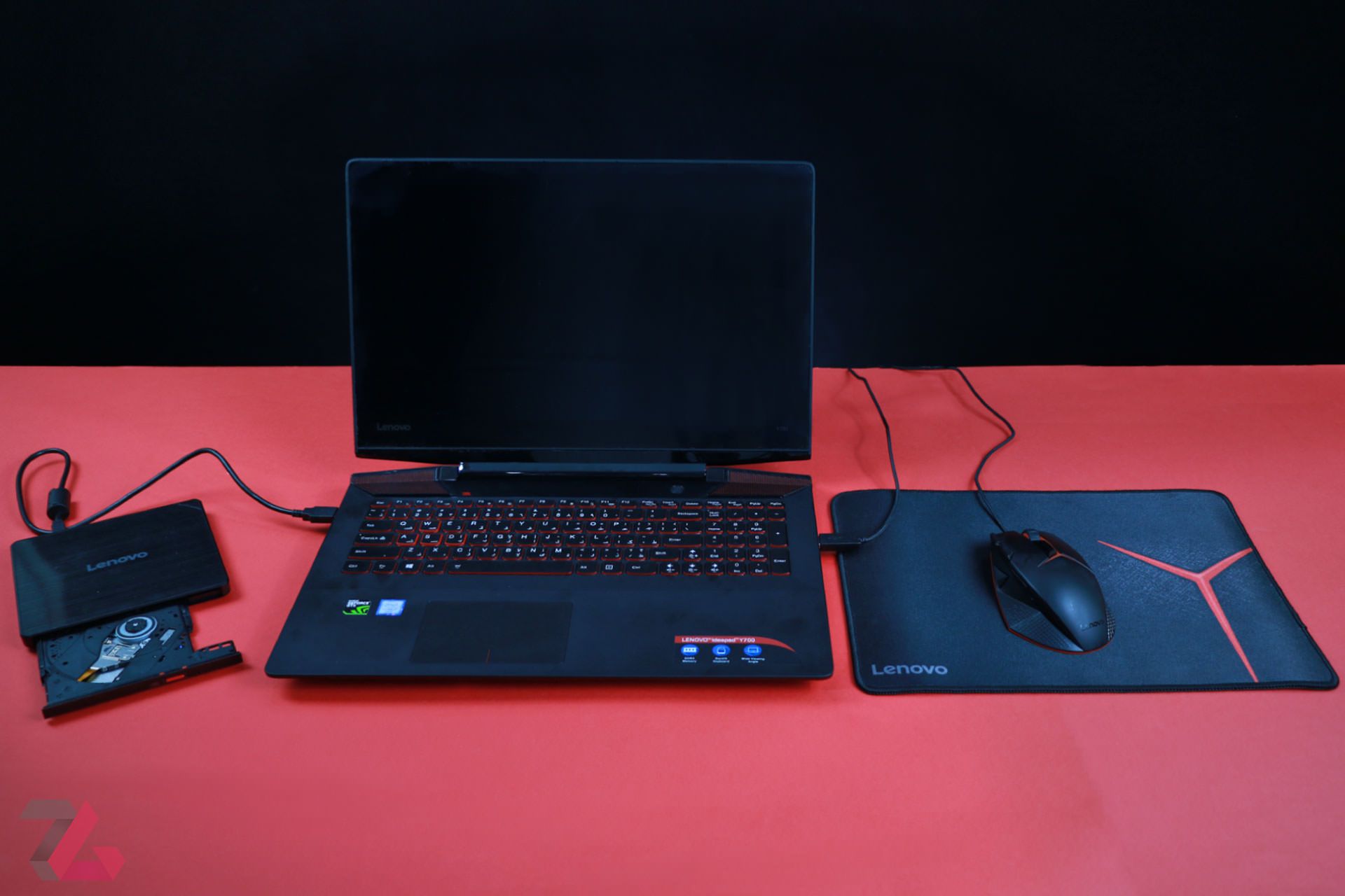 Lenovo Y700