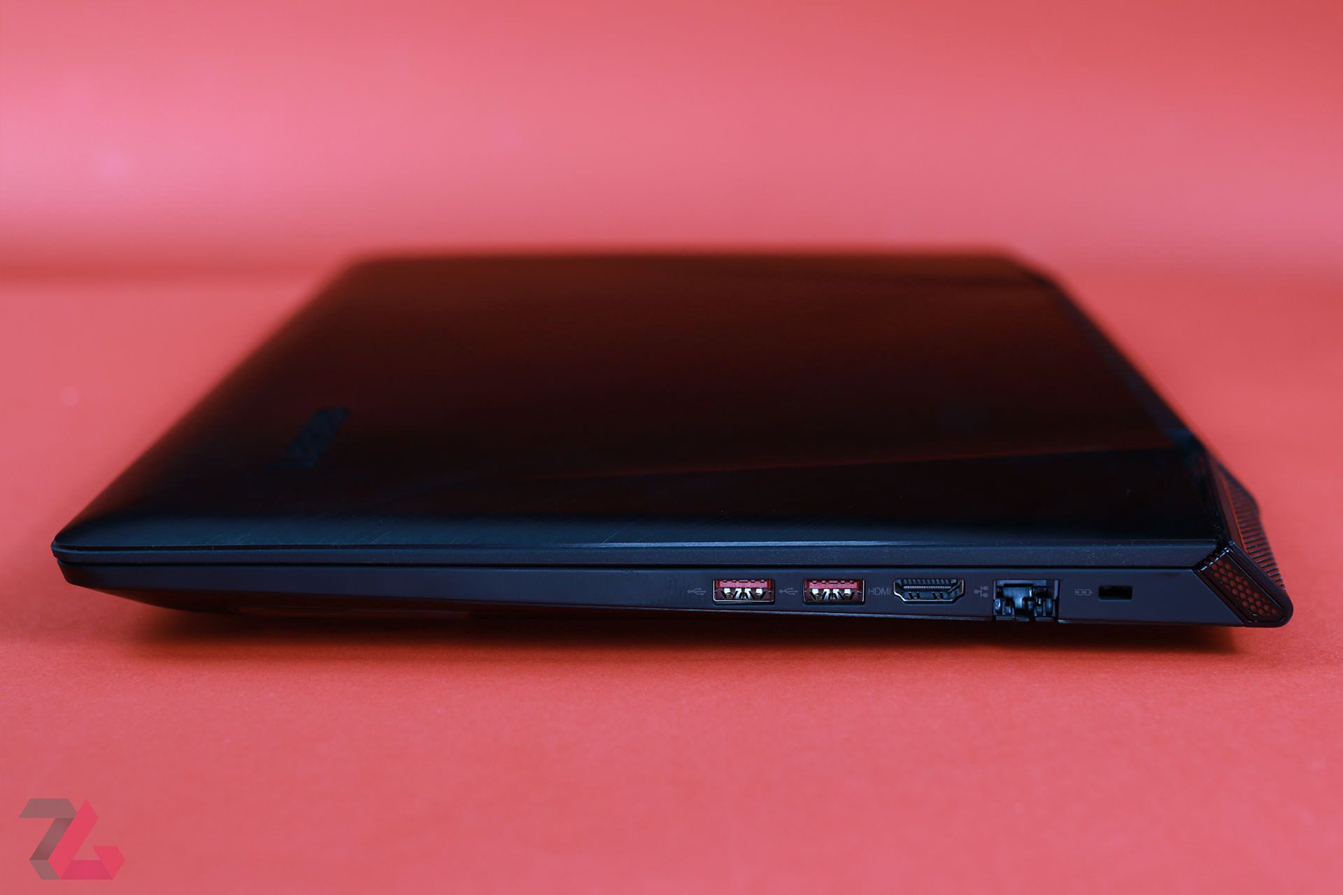 Lenovo Y700