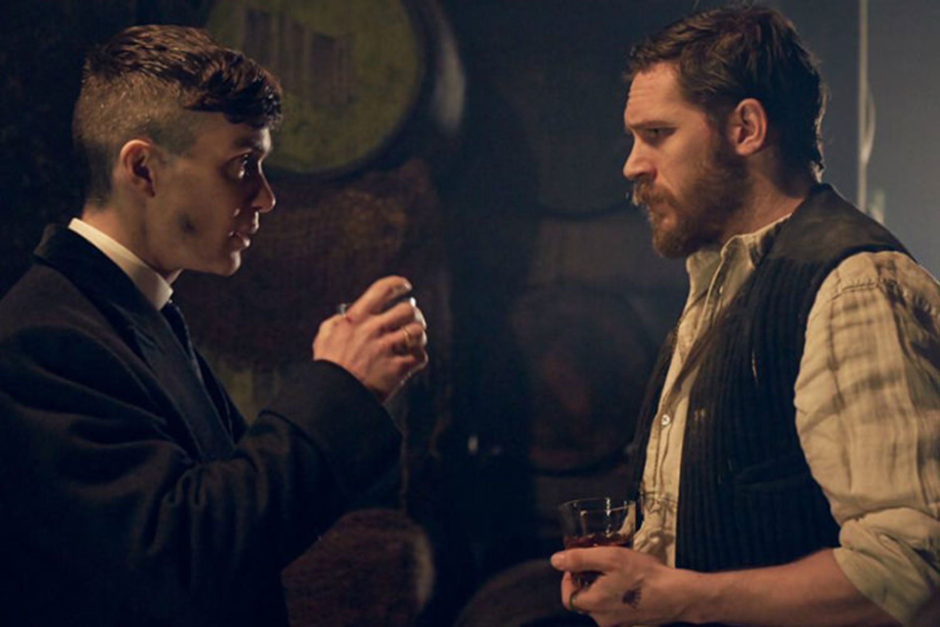 تام هاردی و کیلیان مورفی در سریال peaky blinders