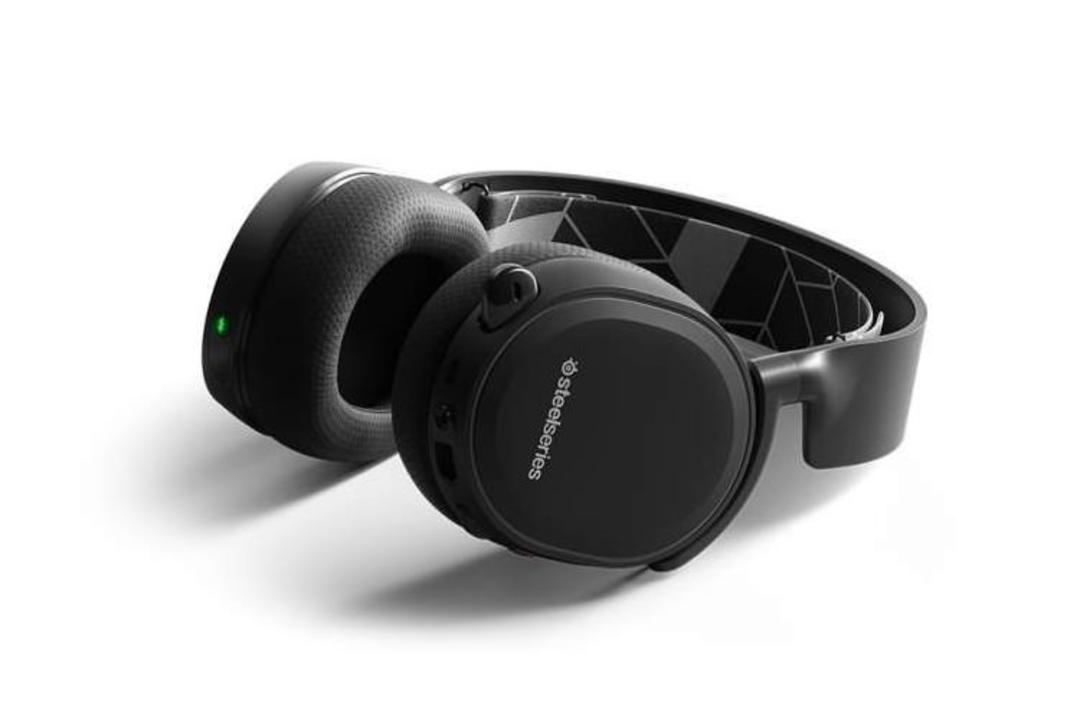 هدست Arctis 3 Bluetooth