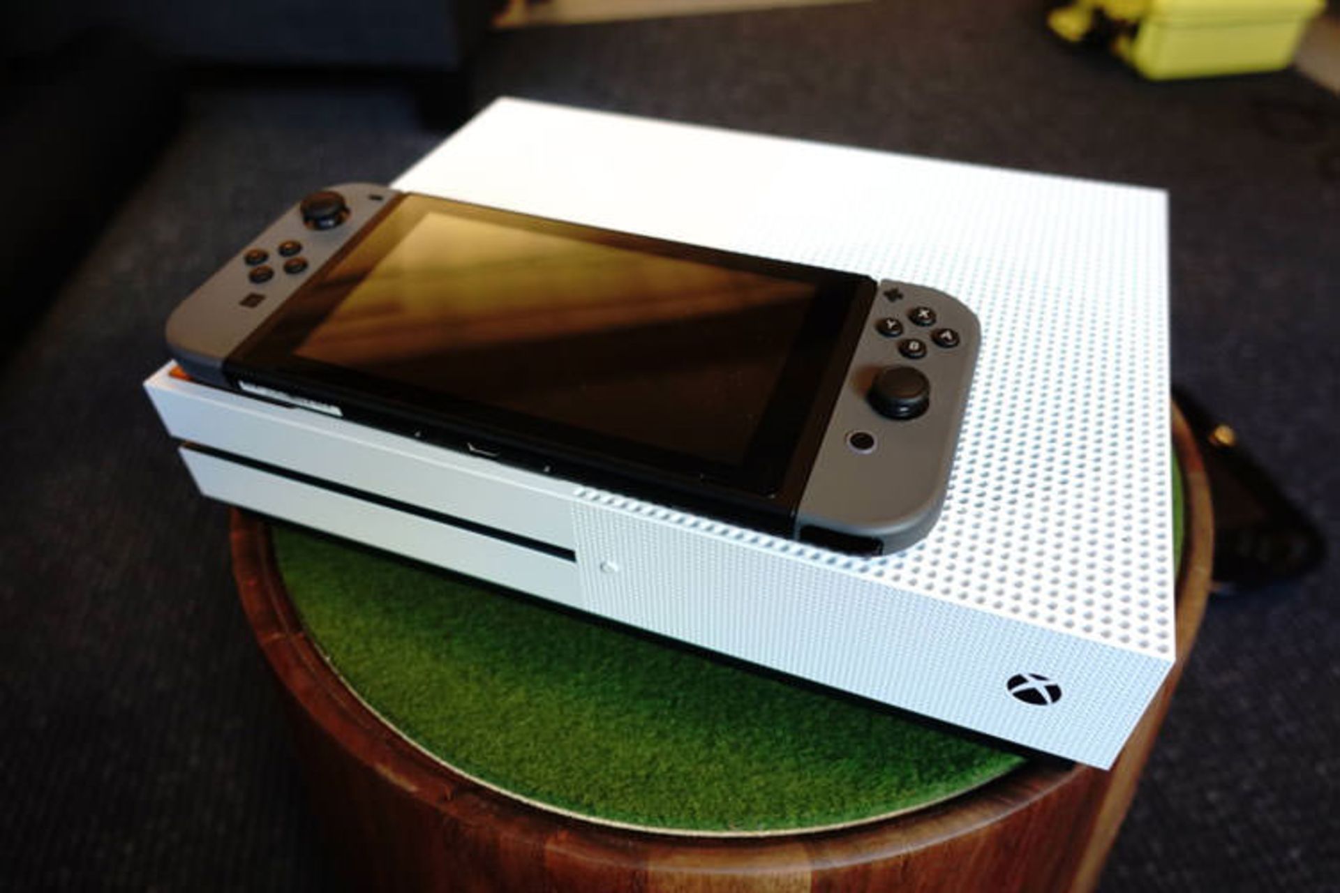 Nintendo Switch vs xbox one s ©Gamespot 