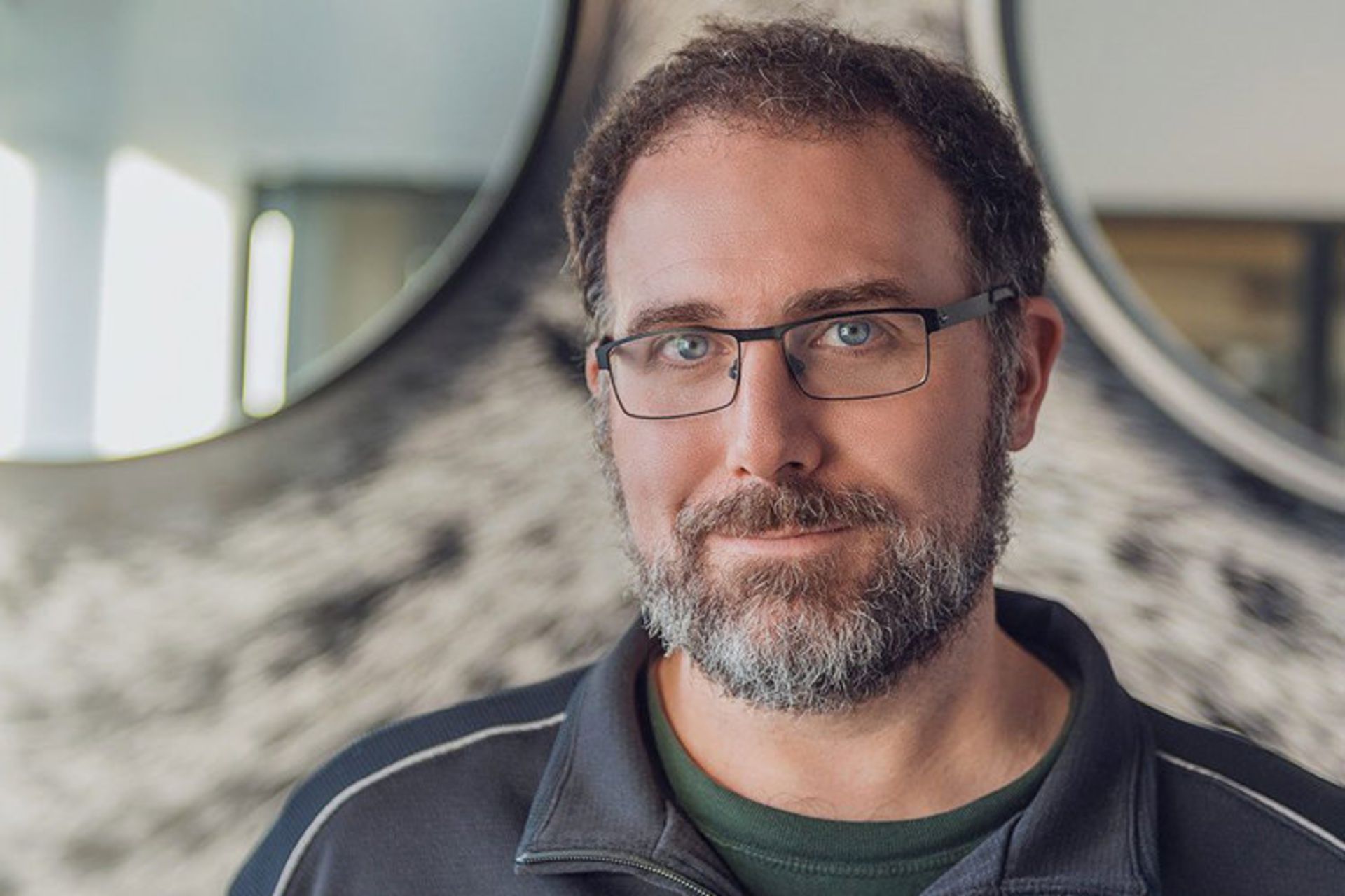 Mike Laidlaw / مایک لیدلاو