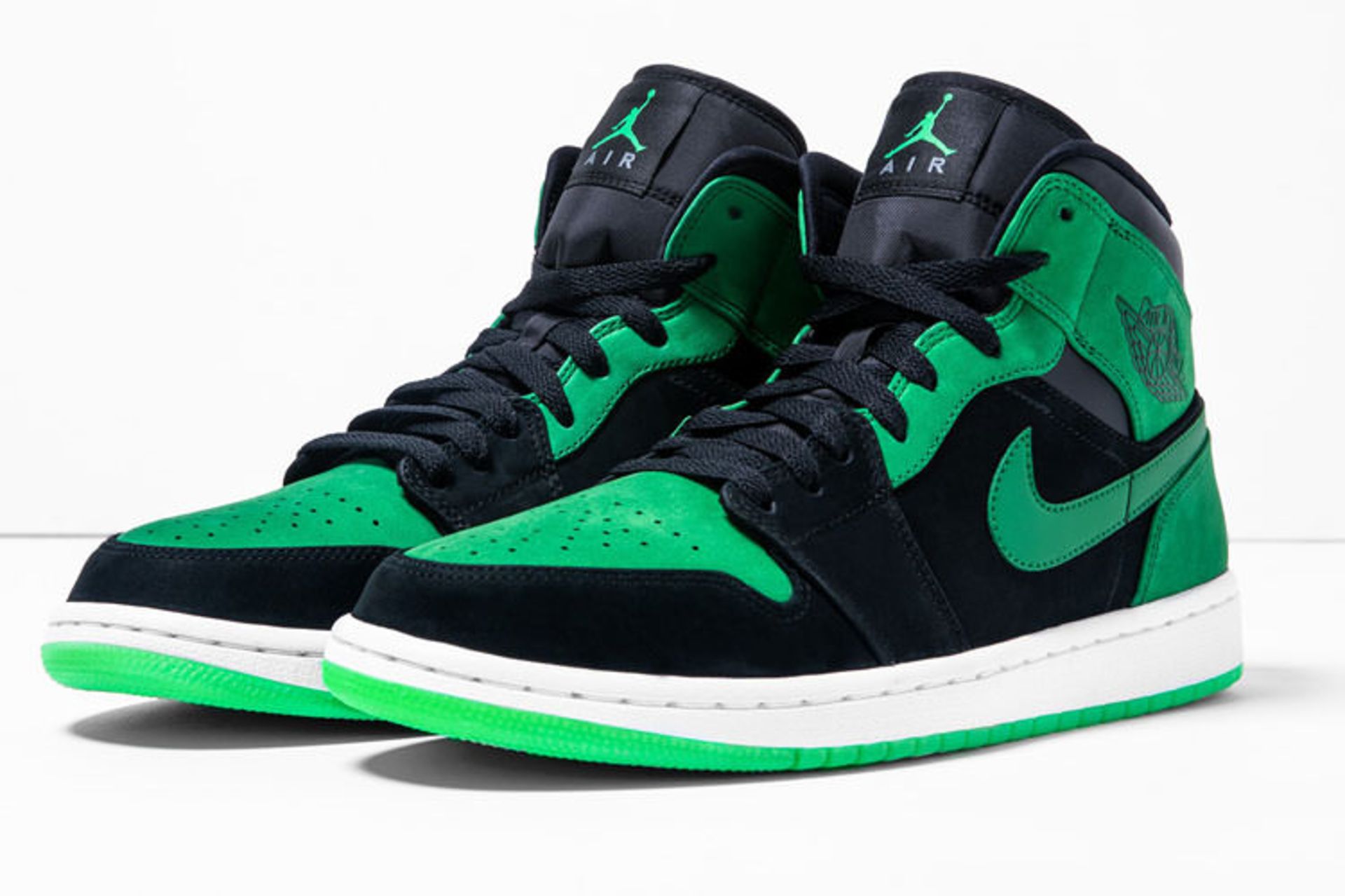 کفش Air Jordan با طرح ایکس باکس 