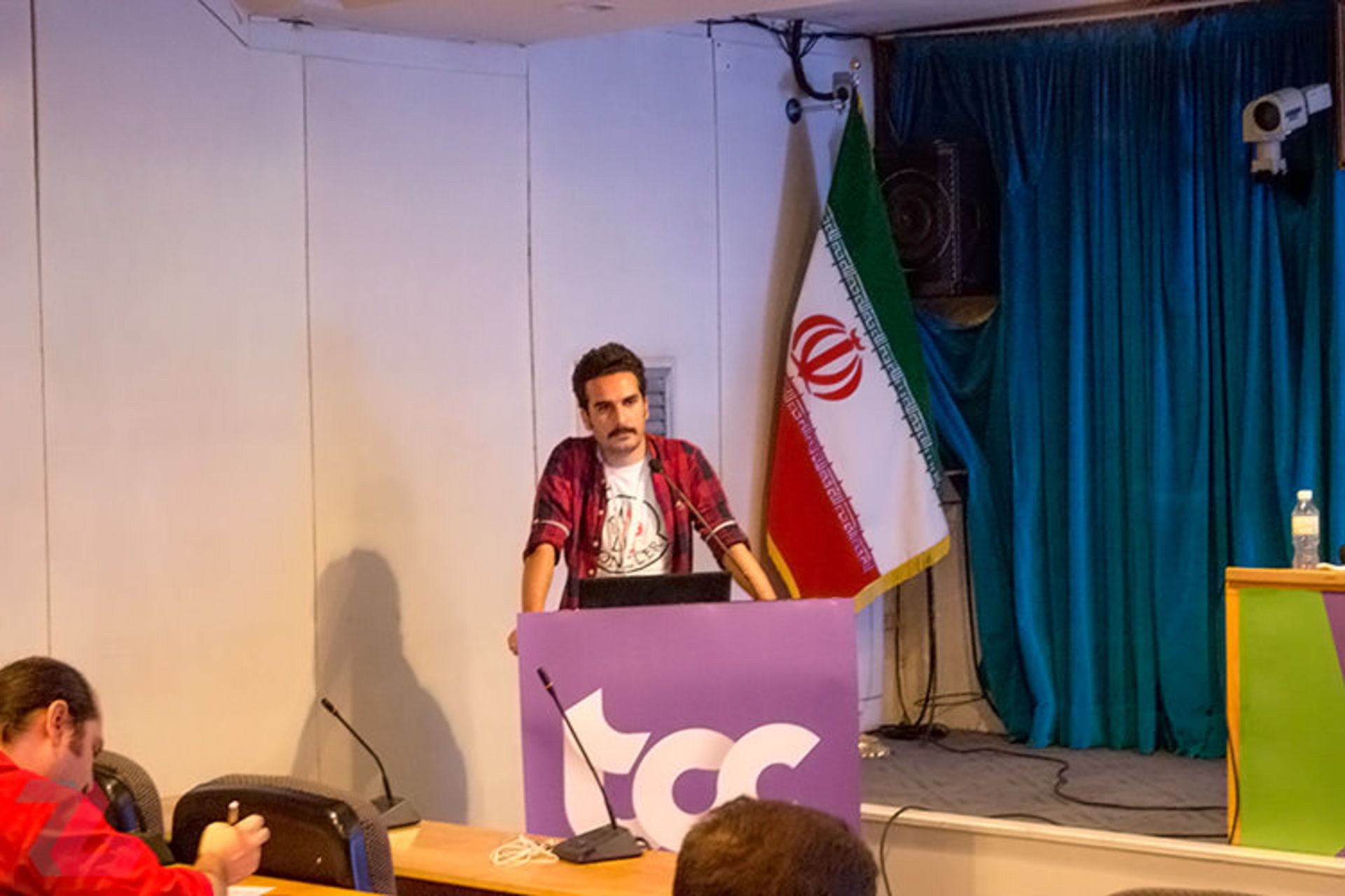 وهاب احمدوند کنفرانس چگونگی و چرایی بازی سازی از راه دور در TGC 2018