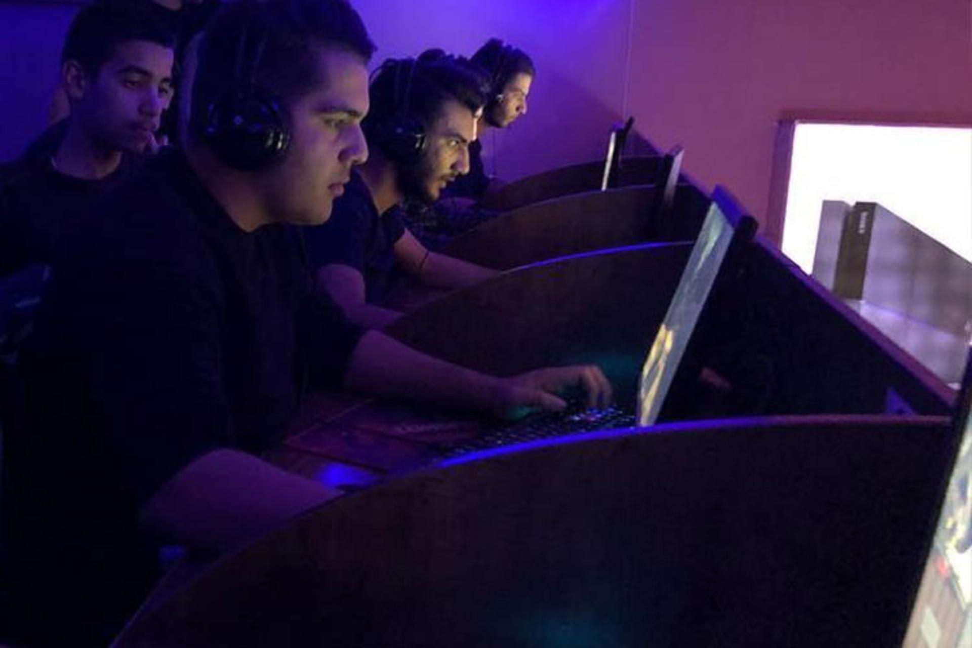 PS Arena مسابقات کشوری CSGO انجمن بازی ها و ورزش های الکترونیک