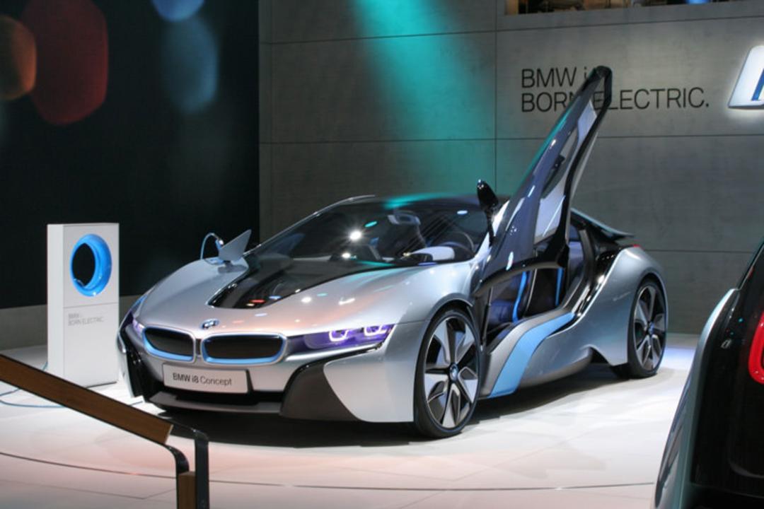 بی ام و i8 / BMW i8