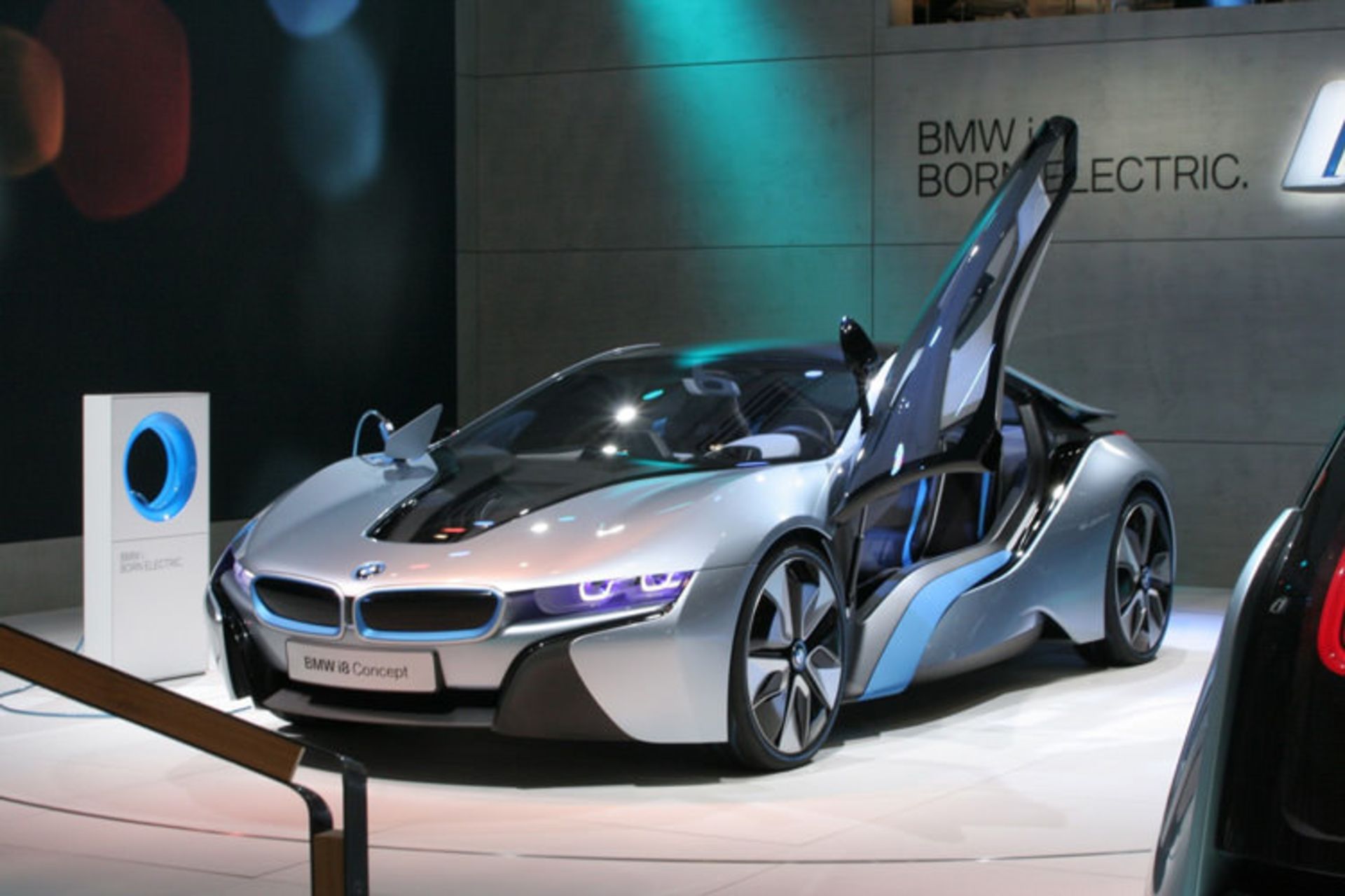 بی ام و i8 / BMW i8