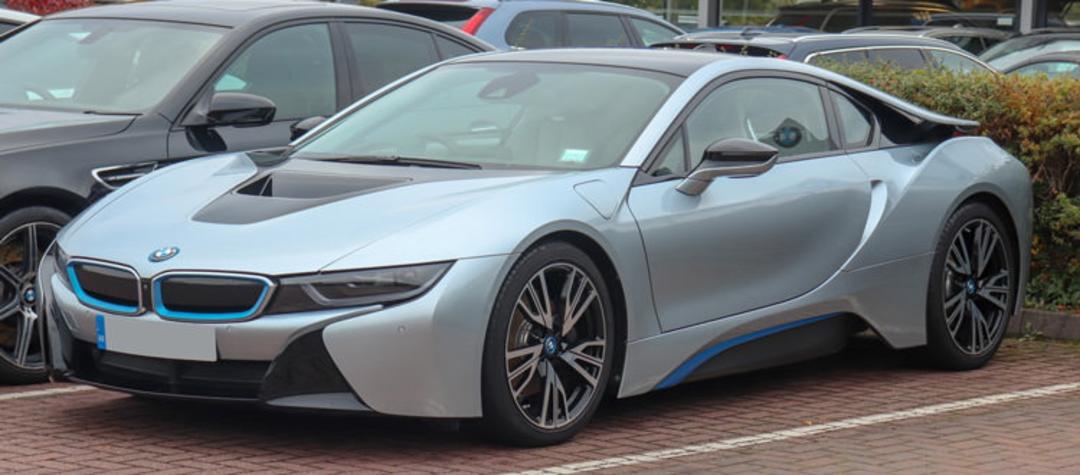 بی ام و i8 / BMW i8
