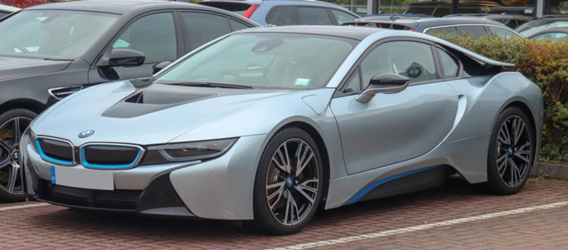 بی ام و i8 / BMW i8