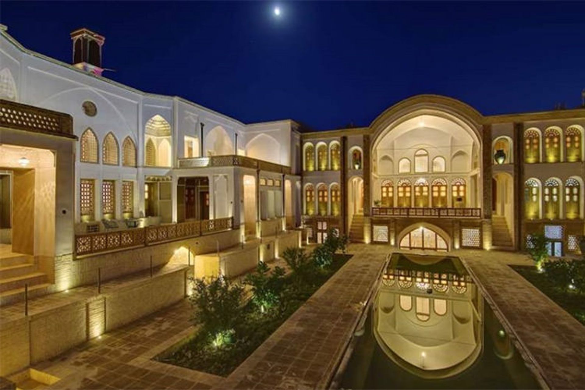رزرو هتل شیراز
