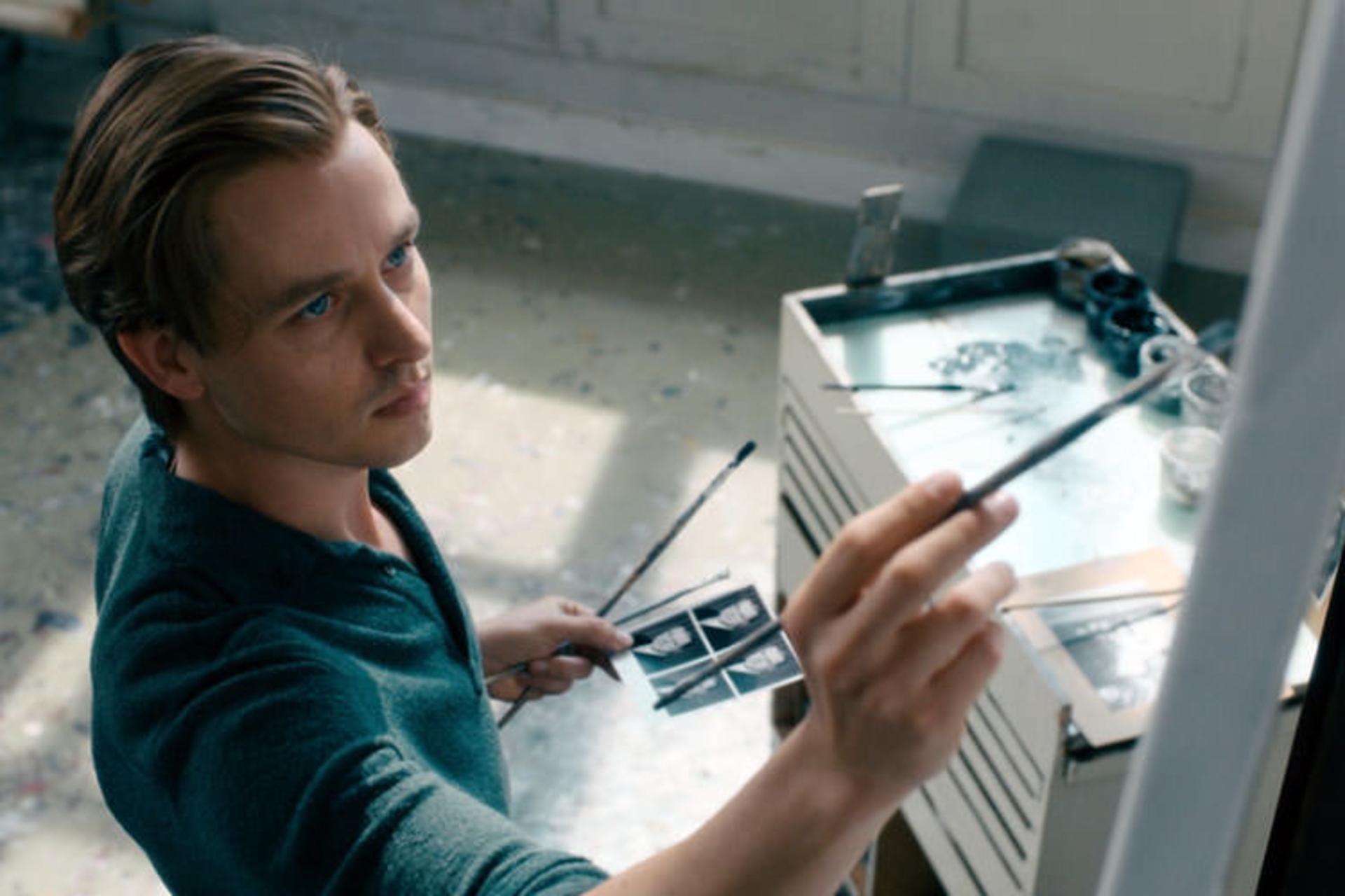 فیلم Never Look Away