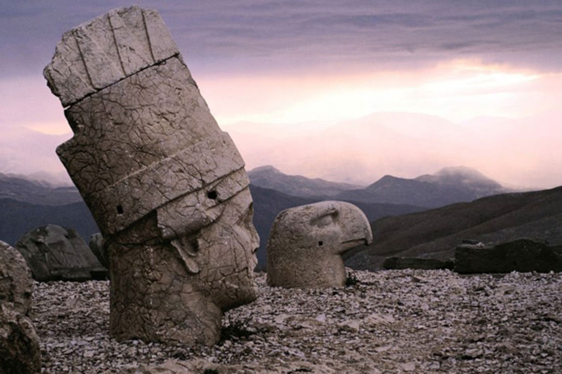 کوه های دیدنی نمرود در ترکیه