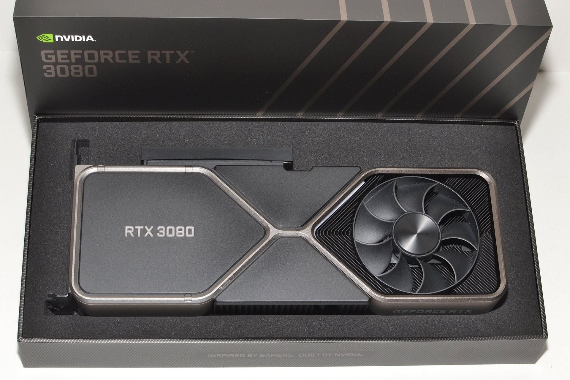 کارت گرافیک انویدیا RTX 3080 در درون جعبه