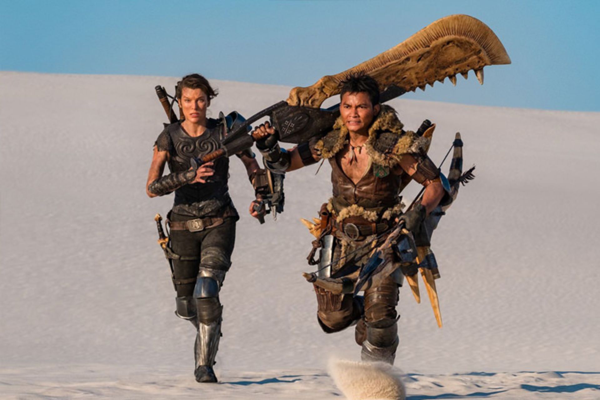 پوستر فیلم monster hunter با بازی میلا یوویچ