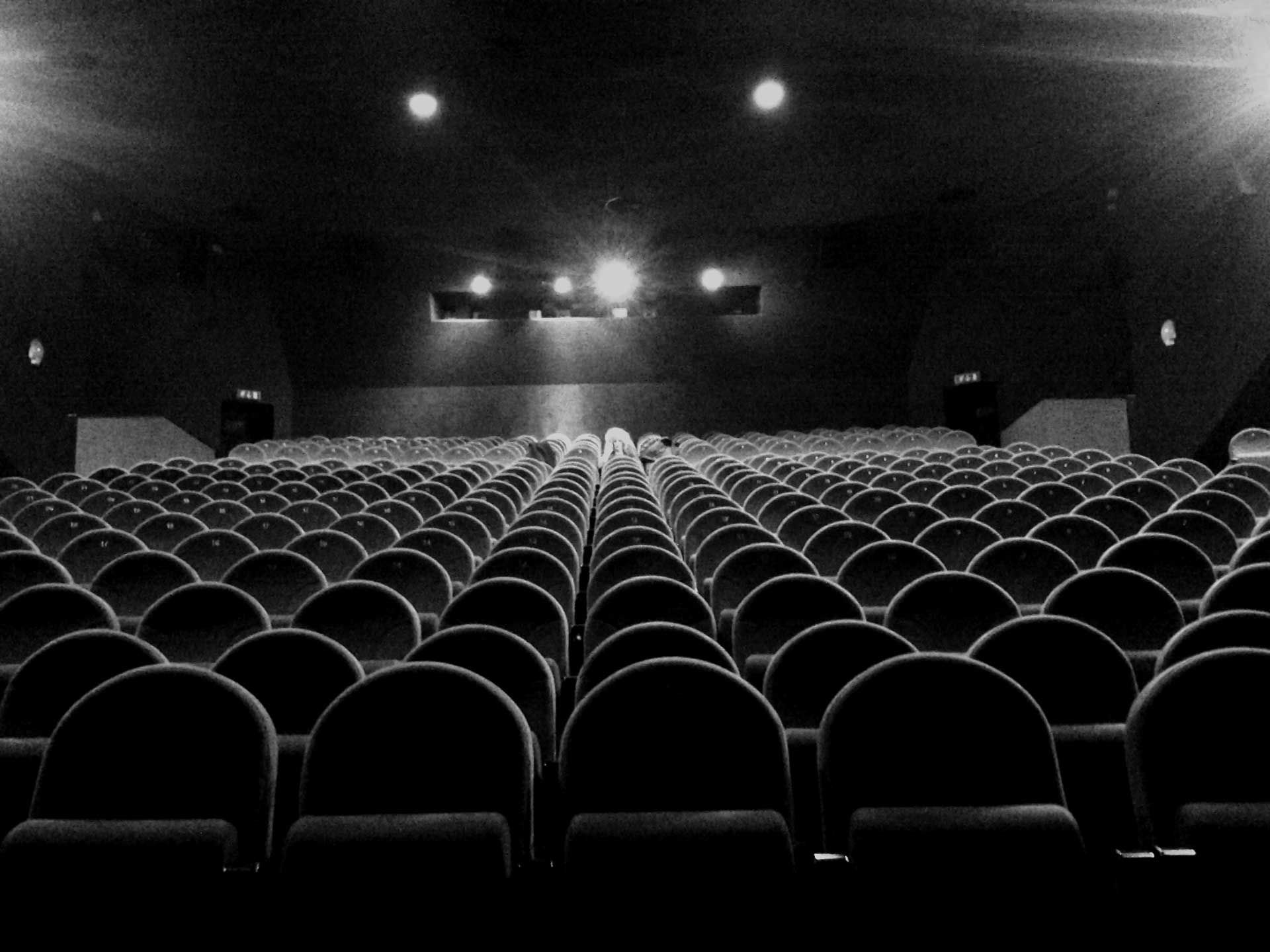 2020-10-empty-cinema-black-and-white