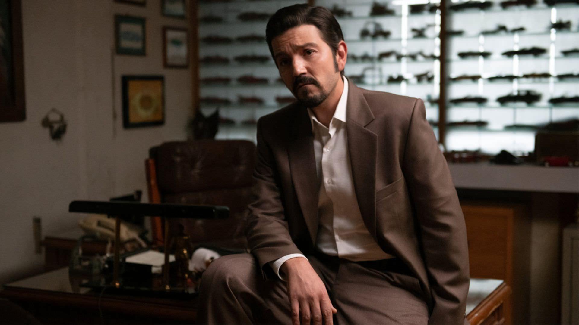 دیگو لونا در نقش فلیکس گالاردو در فصل دوم سریال Narcos: Mexico 