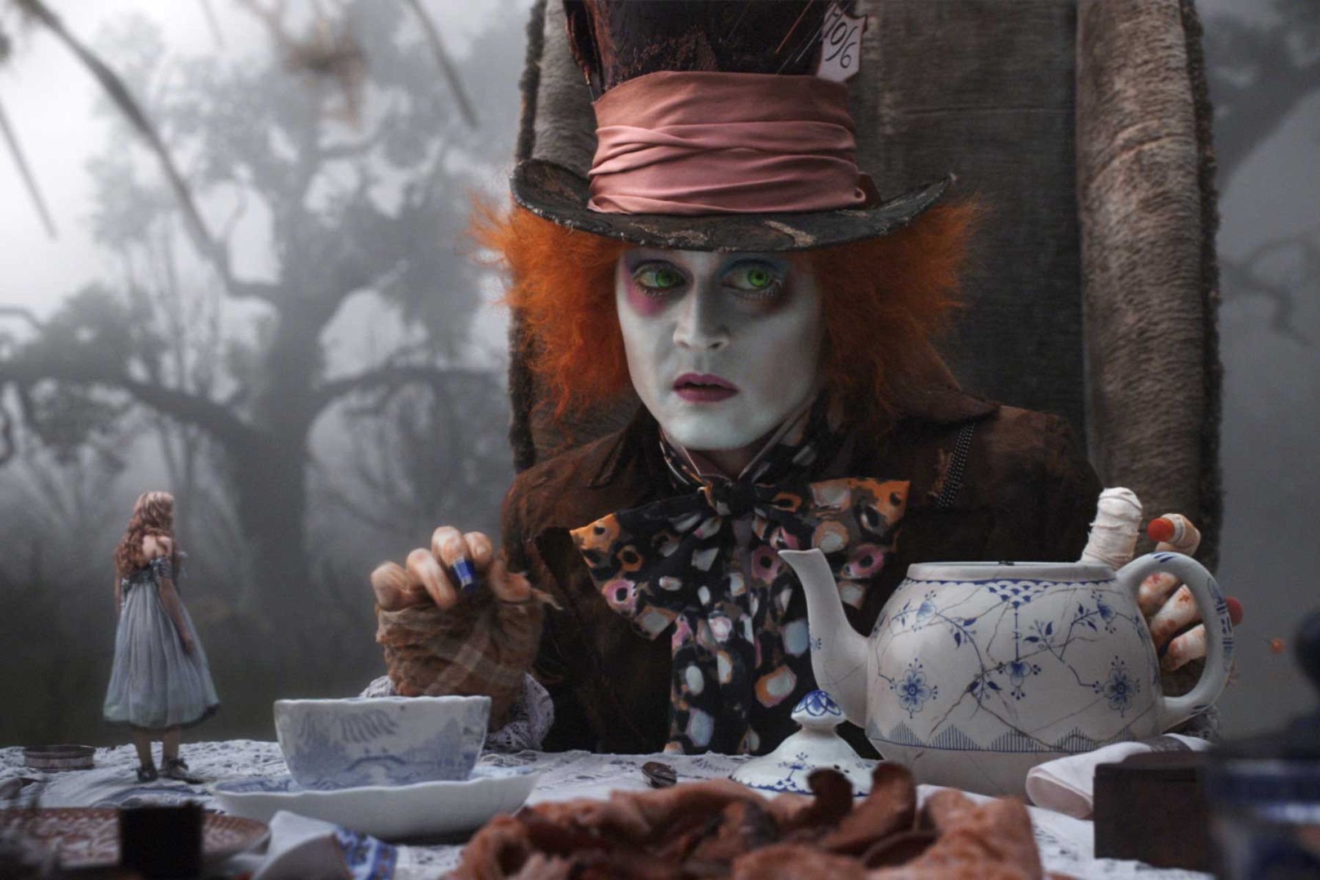 2020-11-depp-alice-in-wonderland