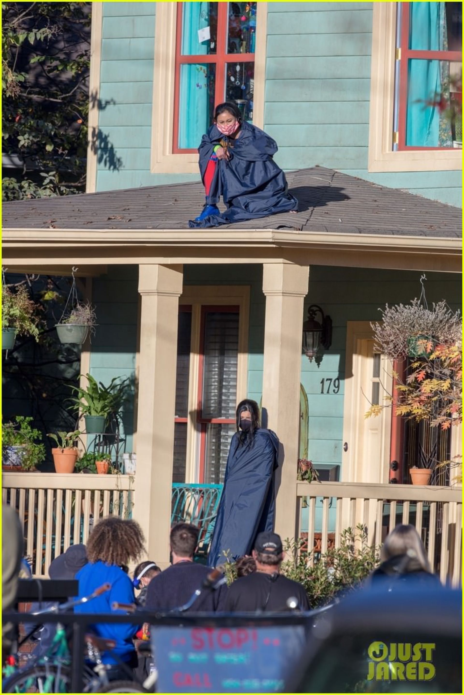 2020-11-iman-vellani-ms-marvel-filming-02