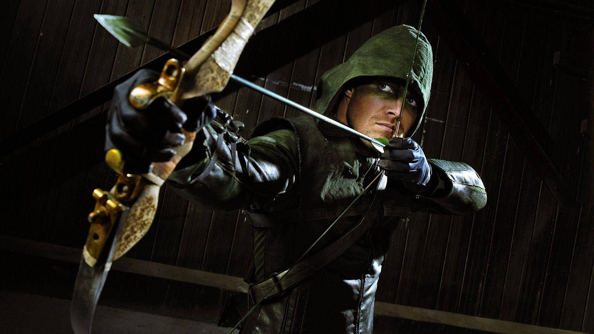 الیور کوئین با بازی استیون اَمل در سریال Arrow 