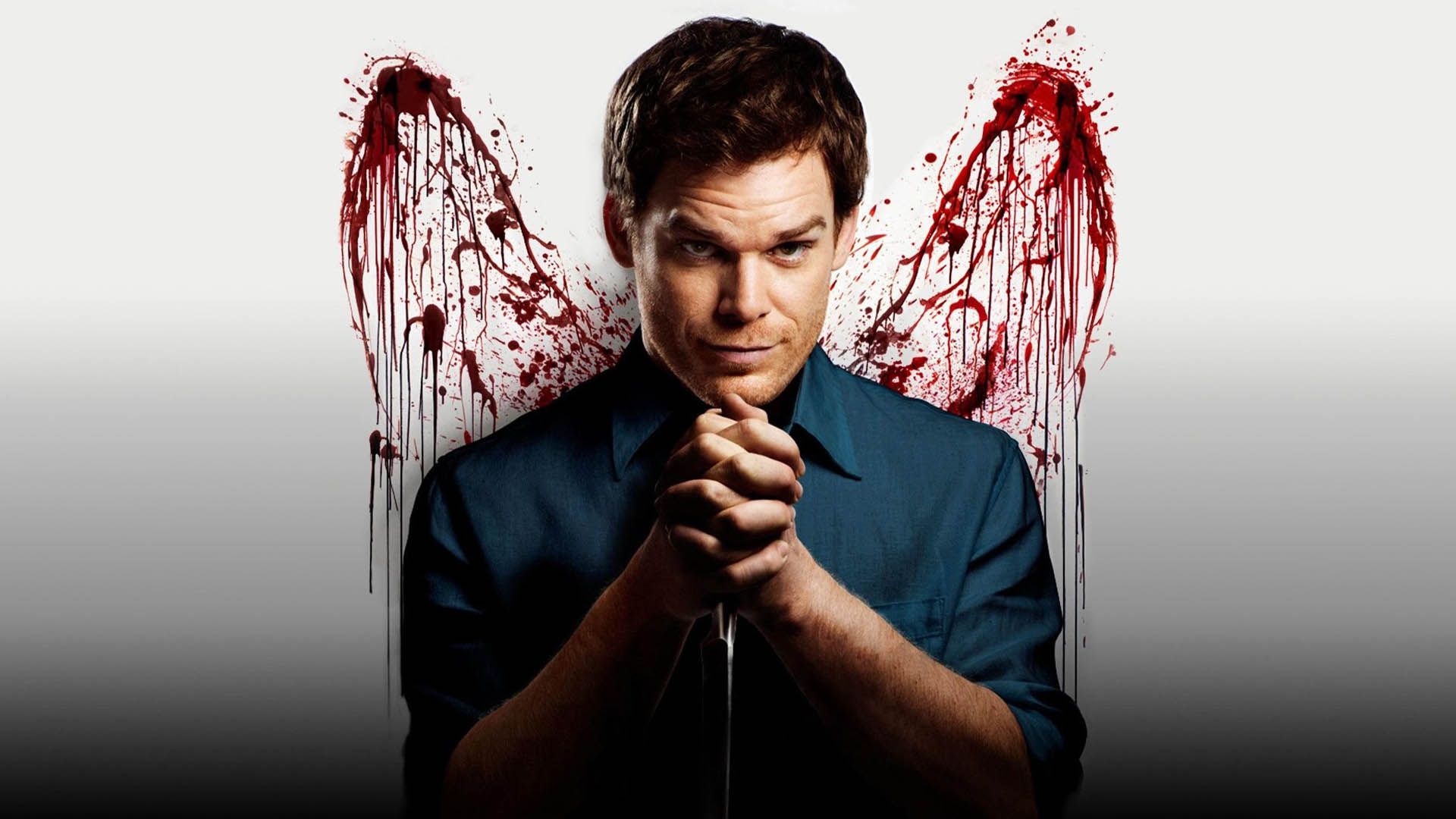 شخصیت دکستر مورگان با ایفای نقش میکل سی‌هال در سریال dexter