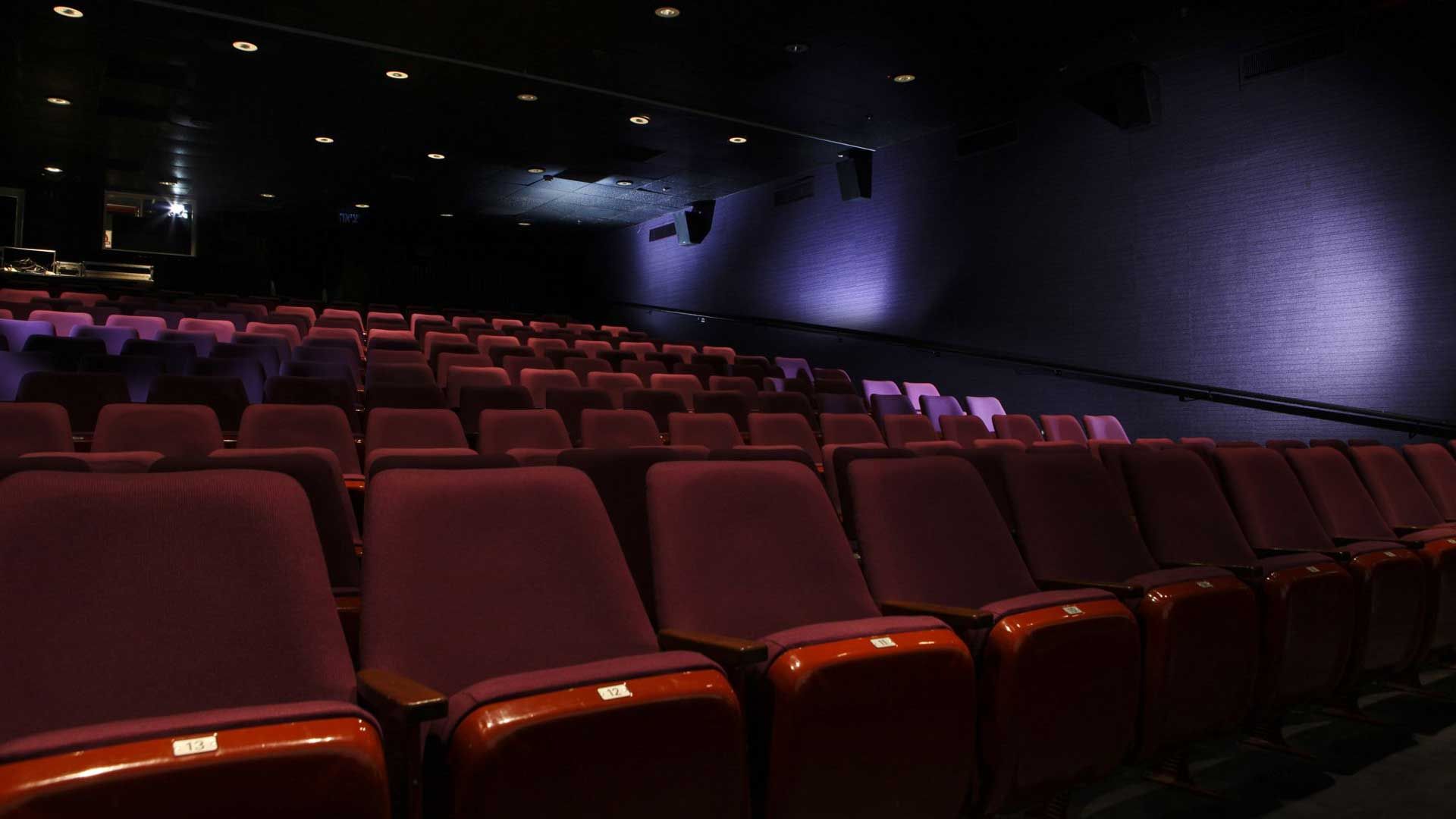 2020-12-empty-cinema