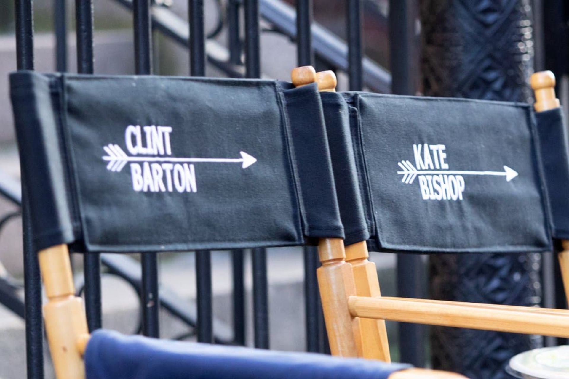 2020-12-hawkeye-set-photos-clint-barton-kate-bishop-and-lucky-the-pizza-dog-01