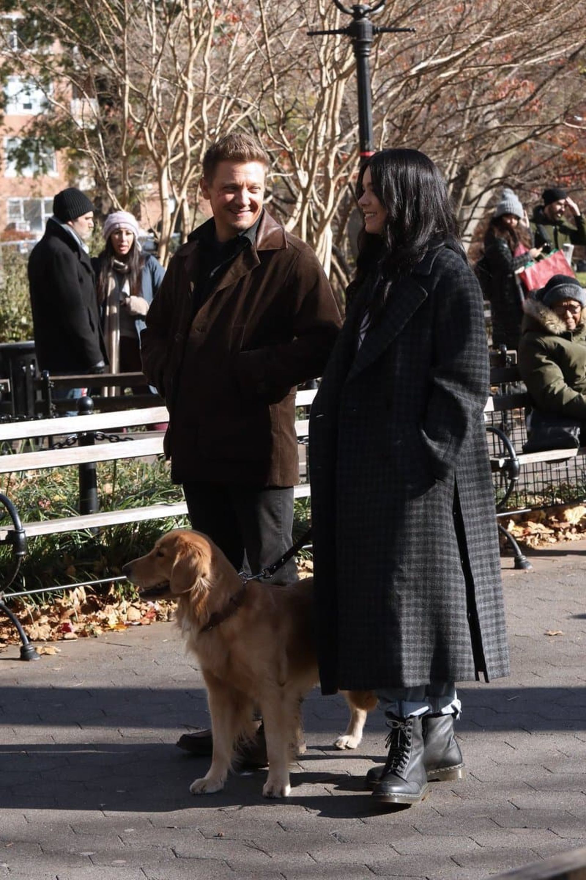 2020-12-hawkeye-set-photos-clint-barton-kate-bishop-and-lucky-the-pizza-dog-02