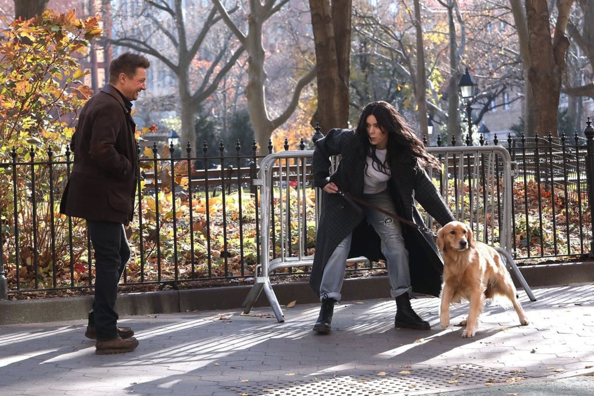 2020-12-hawkeye-set-photos-clint-barton-kate-bishop-and-lucky-the-pizza-dog-08