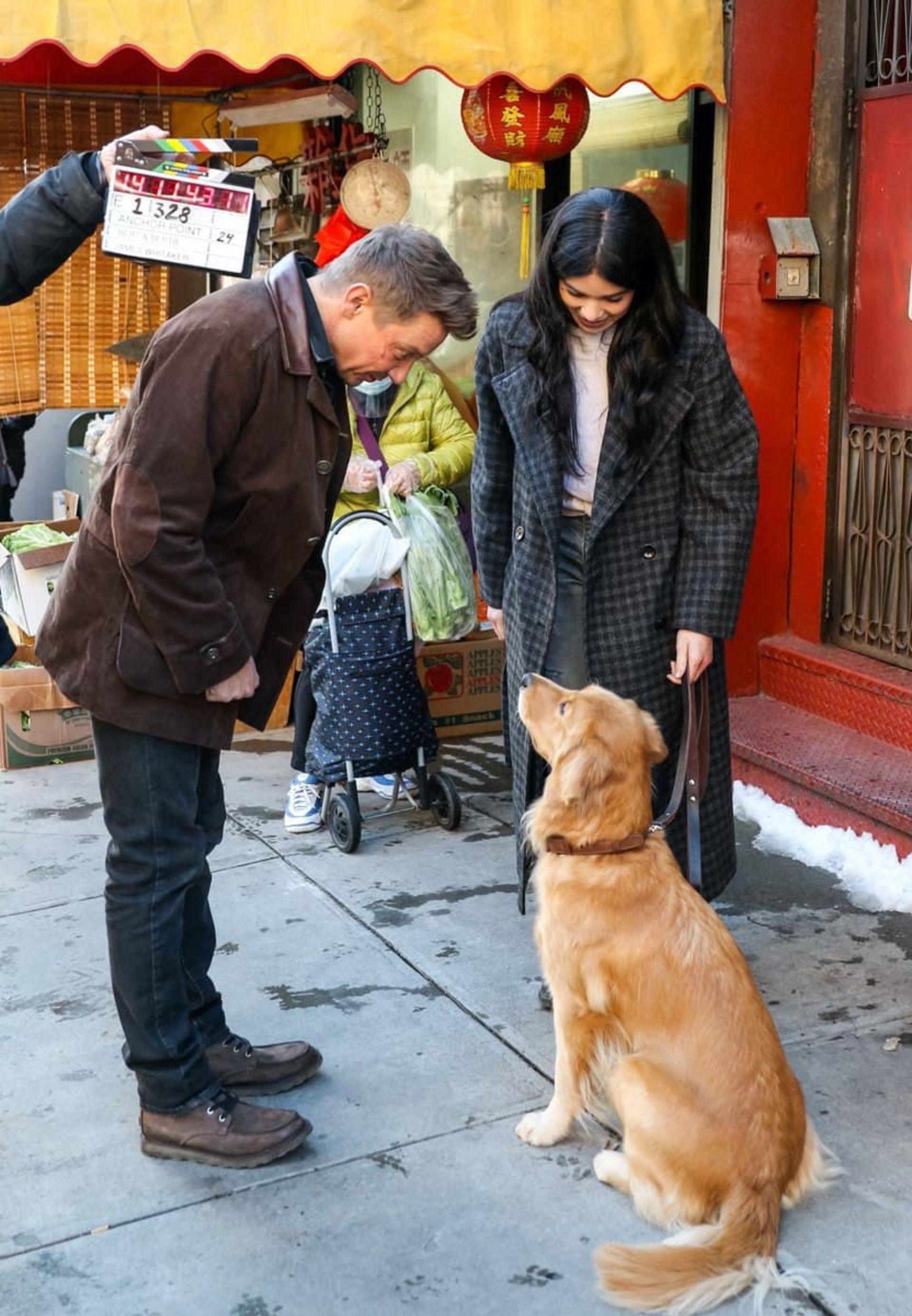2020-12-hawkeye-set-photos-clint-barton-kate-bishop-and-lucky-the-pizza-dog-14