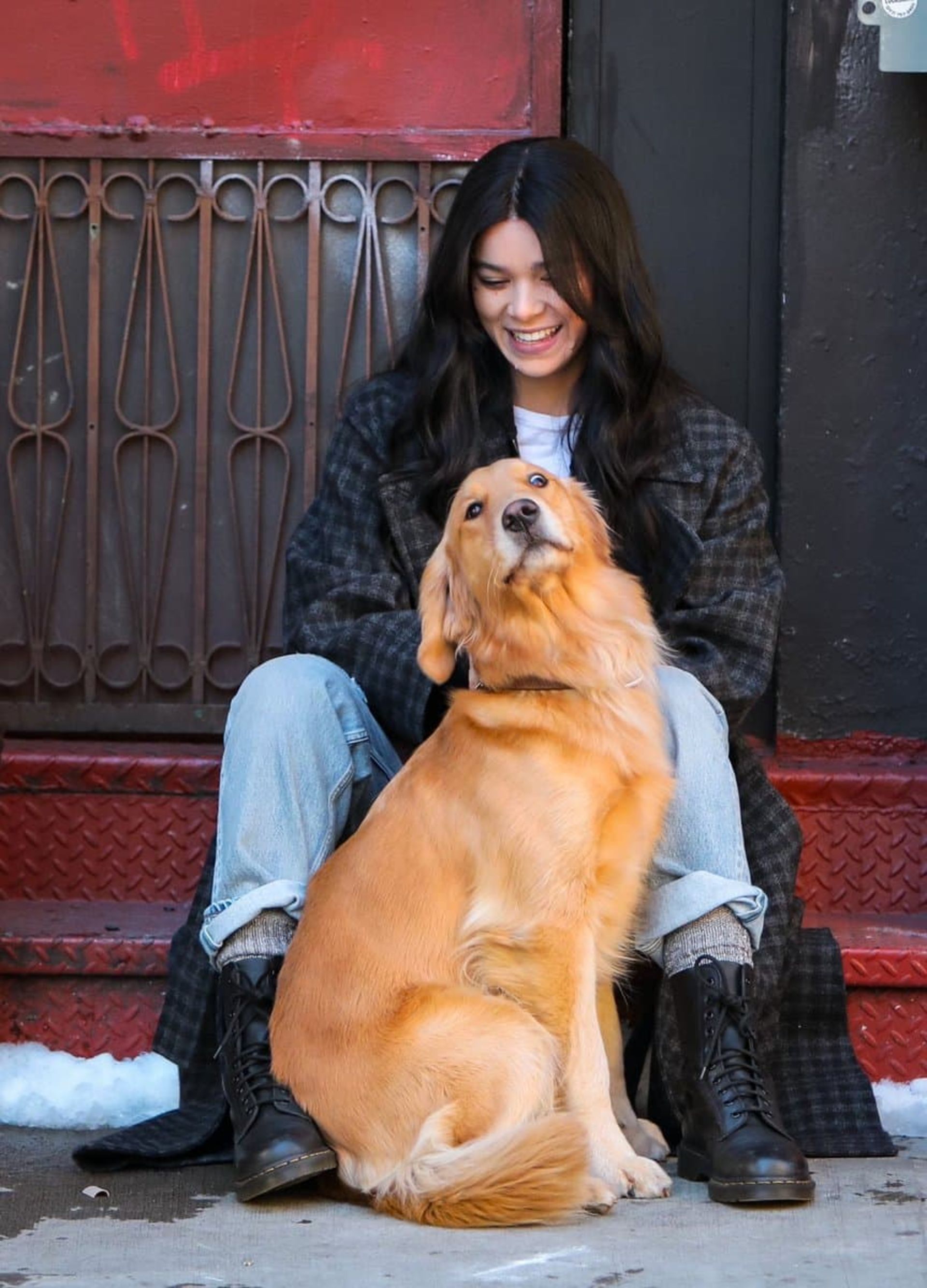 2020-12-hawkeye-set-photos-clint-barton-kate-bishop-and-lucky-the-pizza-dog-19