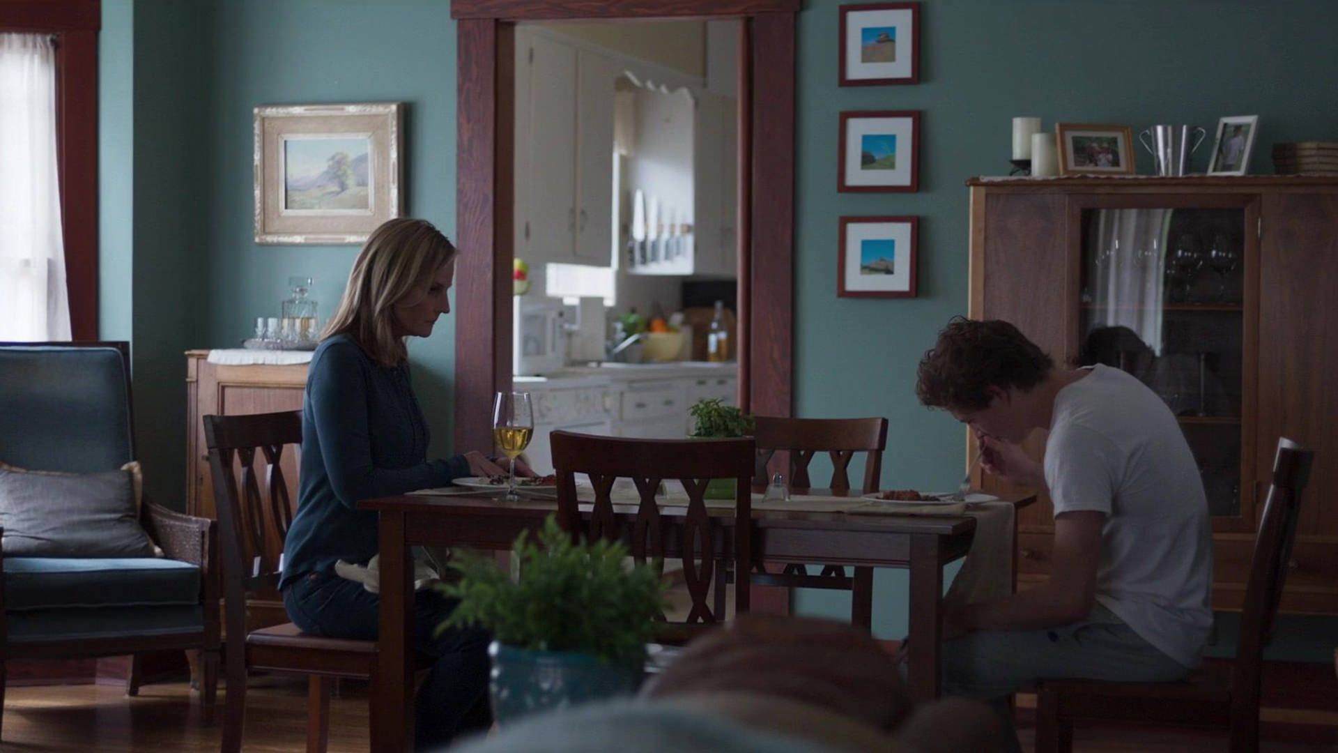 2020-12-the-night-clerk-tye-sheridan-helen-hunt