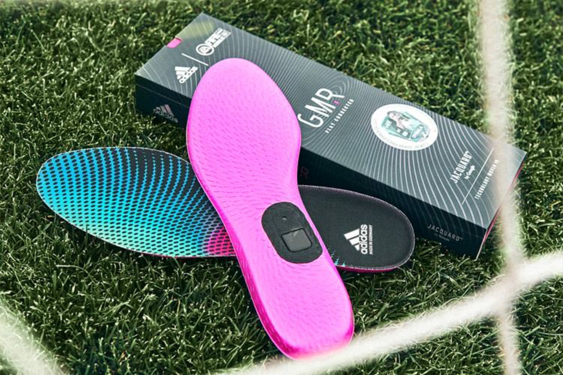 کفپوش هوشمند گوگل و آدیداس / بازی FIFA Mobile