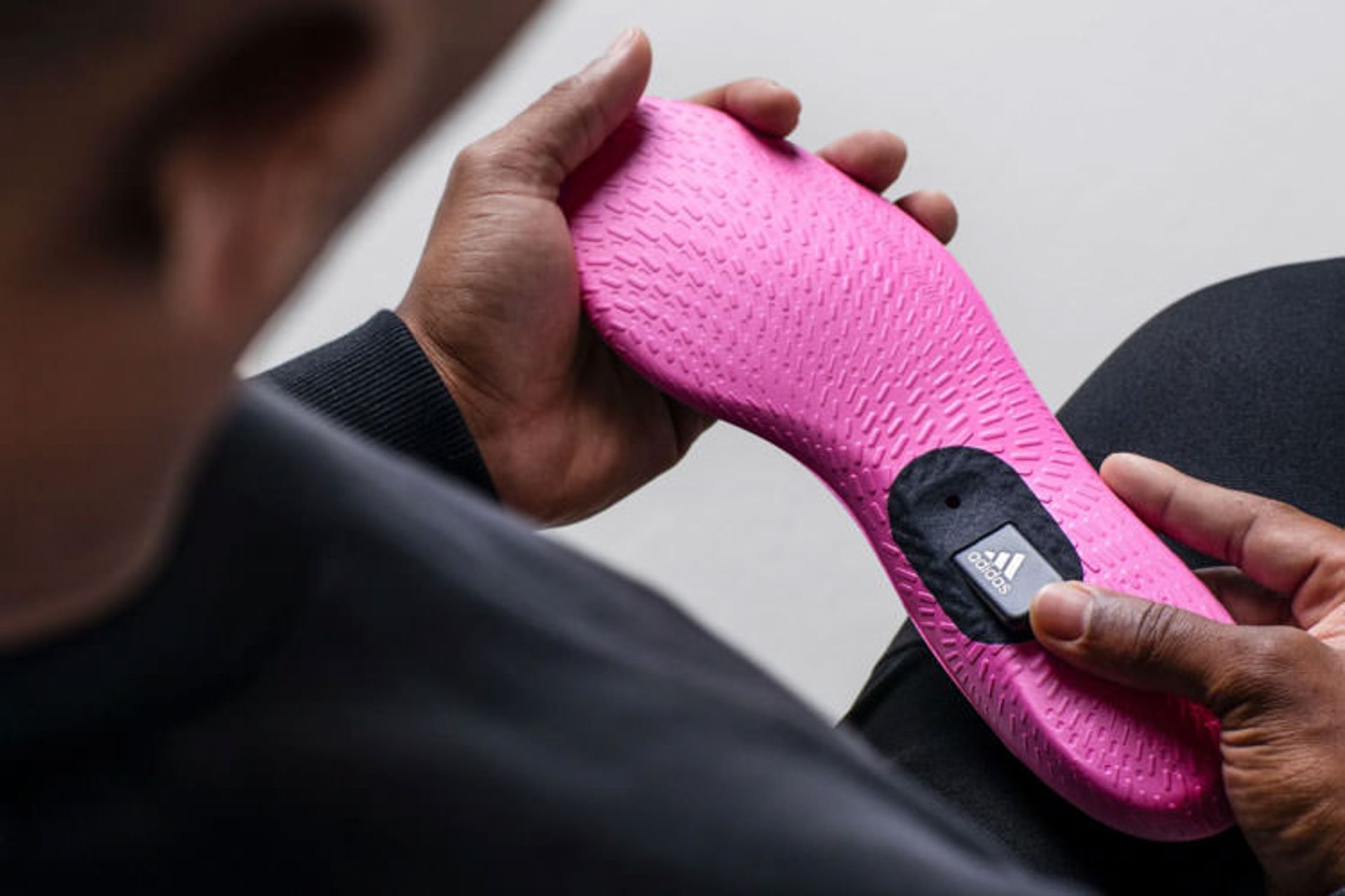 کفپوش هوشمند گوگل و آدیداس / بازی FIFA Mobile