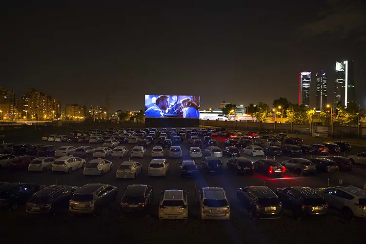 سینما ماشین Driven Cinema