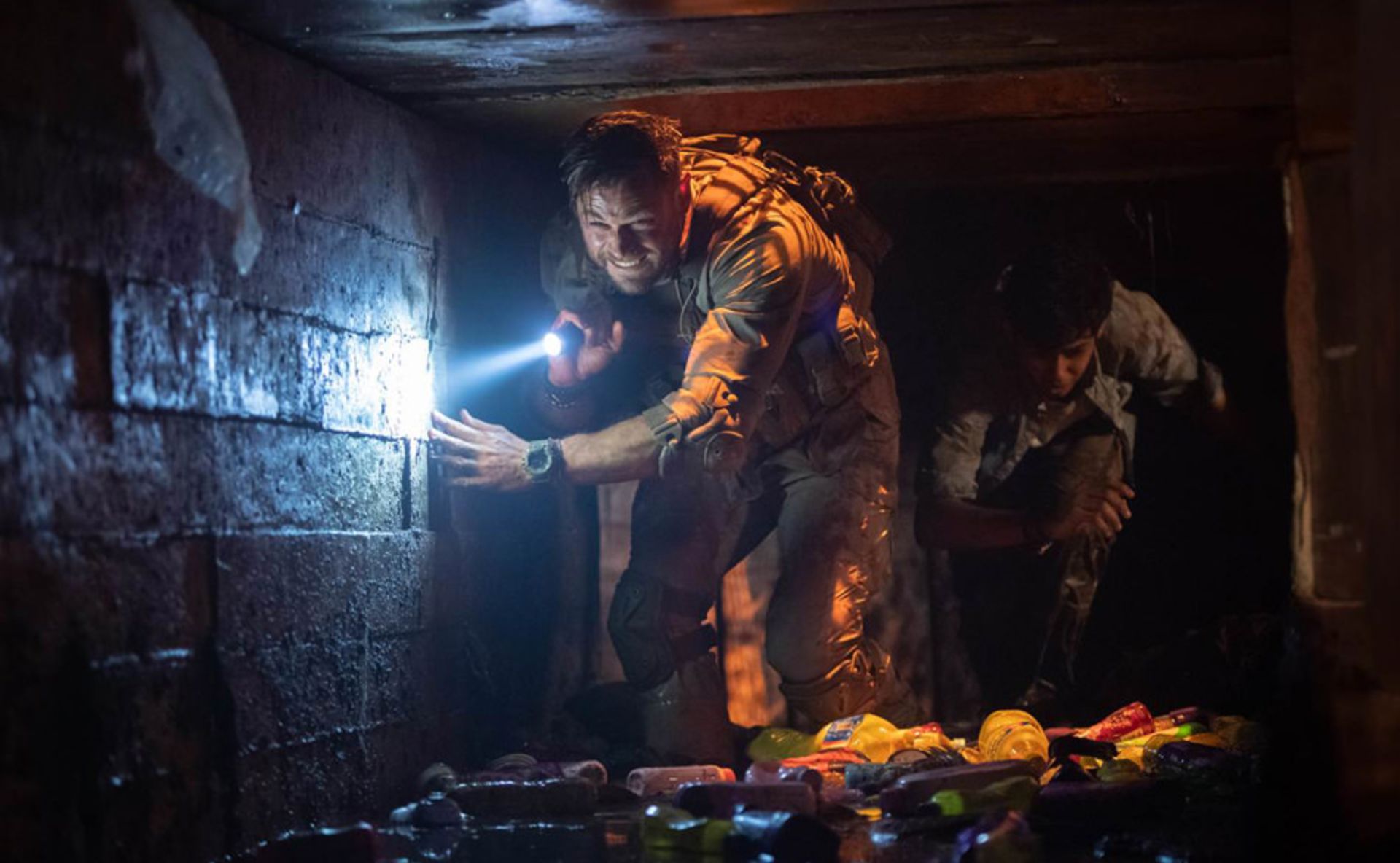 لوکیشن فاضلاب در فیلم extraction