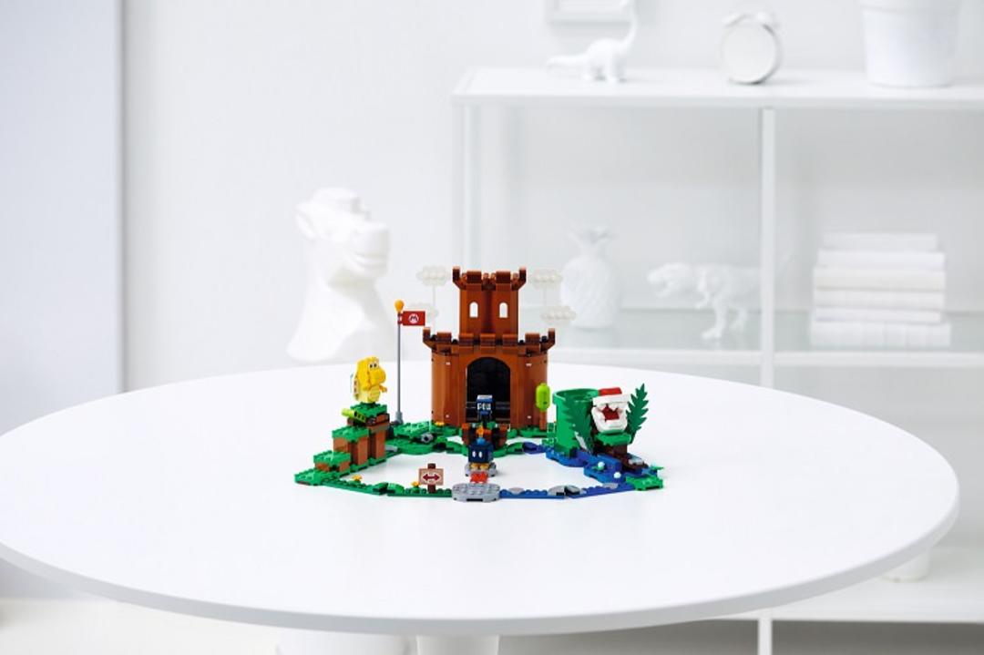 Lego Super Mario