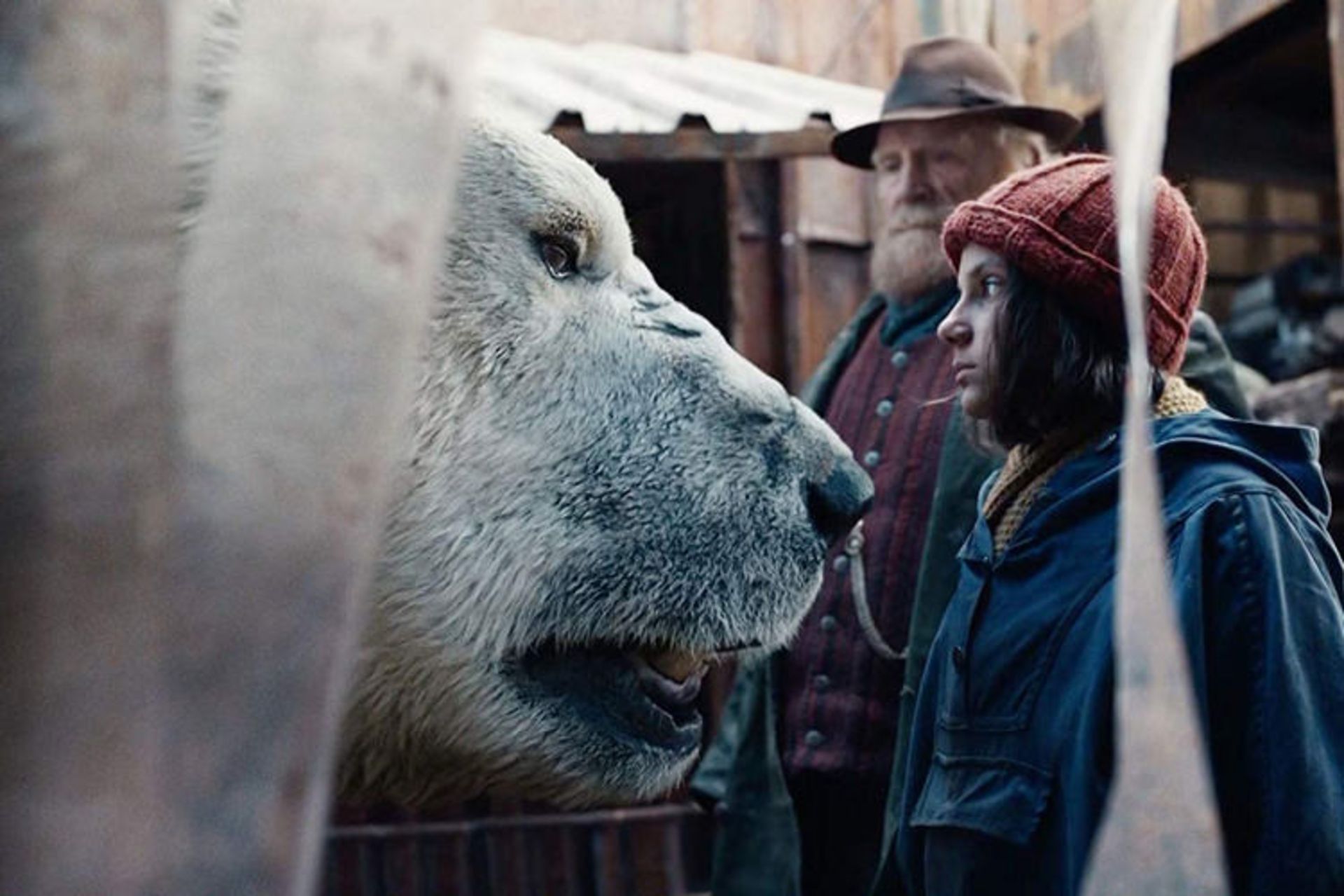 لایرا و لورک در سریال His Dark Materials