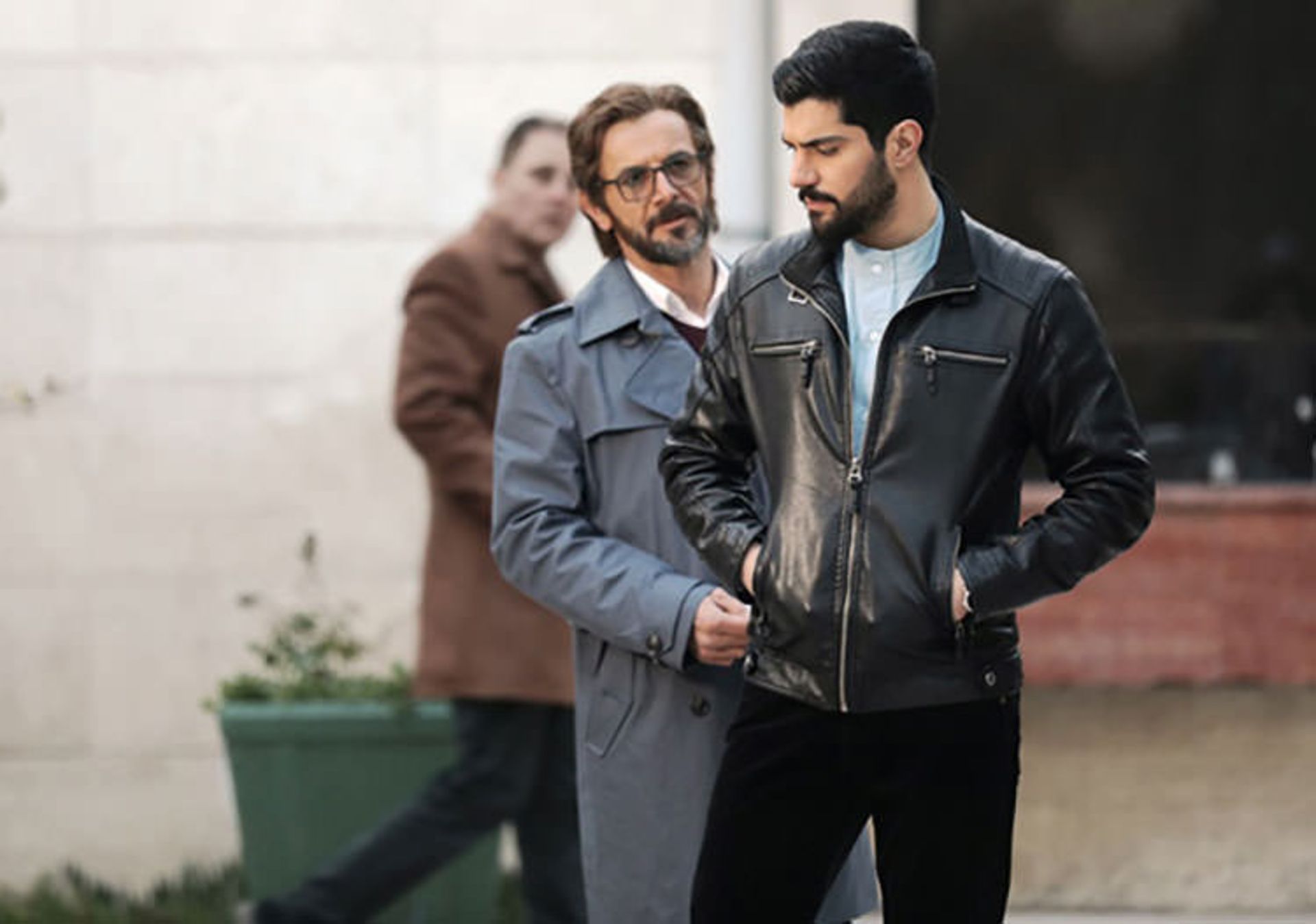 سینا مهراد و امین حیایی در سریال آقازاده