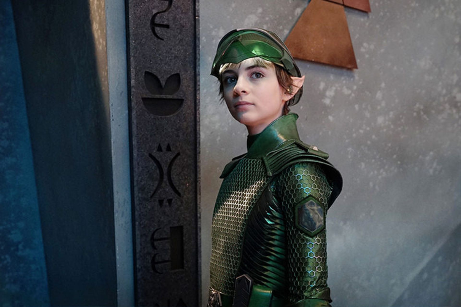 هالی شورت در فیلم Artemis Fowl