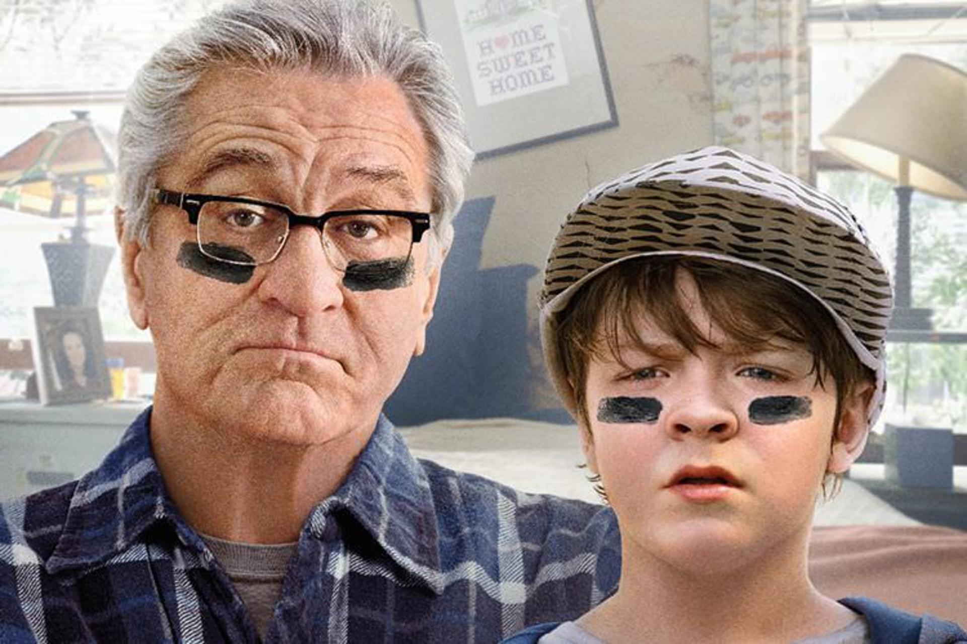 رابرت دنیرو به همراه خط سیاه روی صورت در فیلم The War with Grandpa